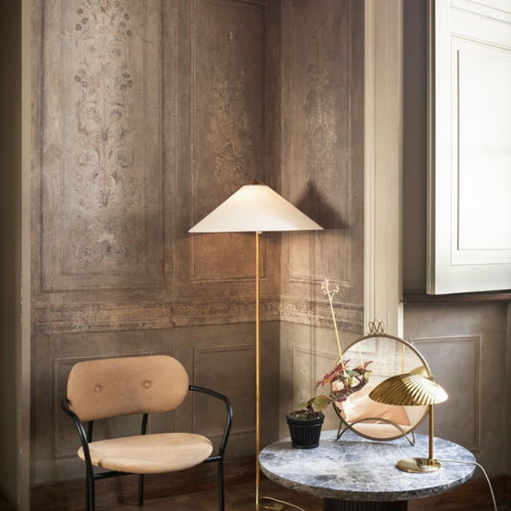 5321 Table Lamp gallery detail image