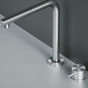 QUADRO Height Adjustable Kitchen Tap with Pull Out Spray gallery detail image