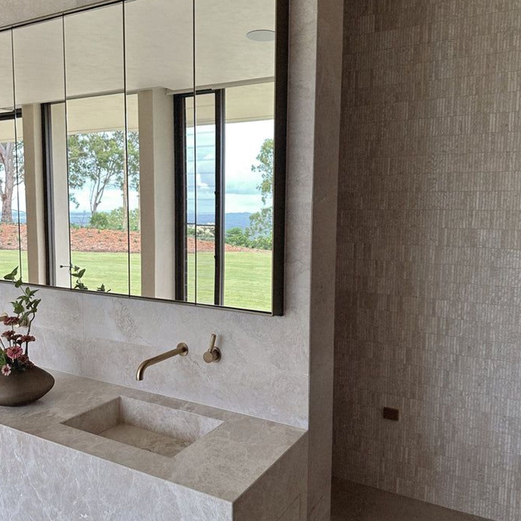 Superwhite Travertine Finger Mosaic gallery detail image