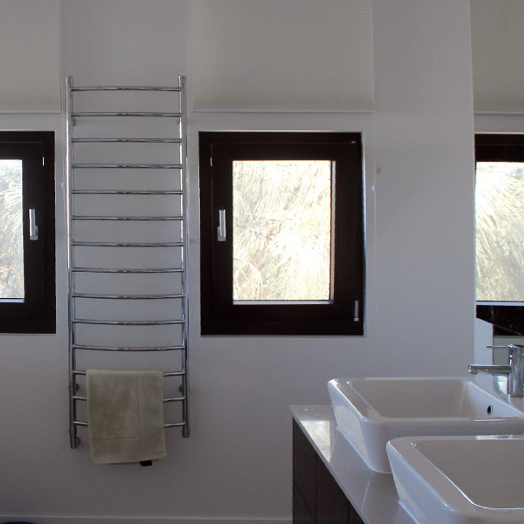 Komfort+ | Tilt & Turn Windows gallery detail image