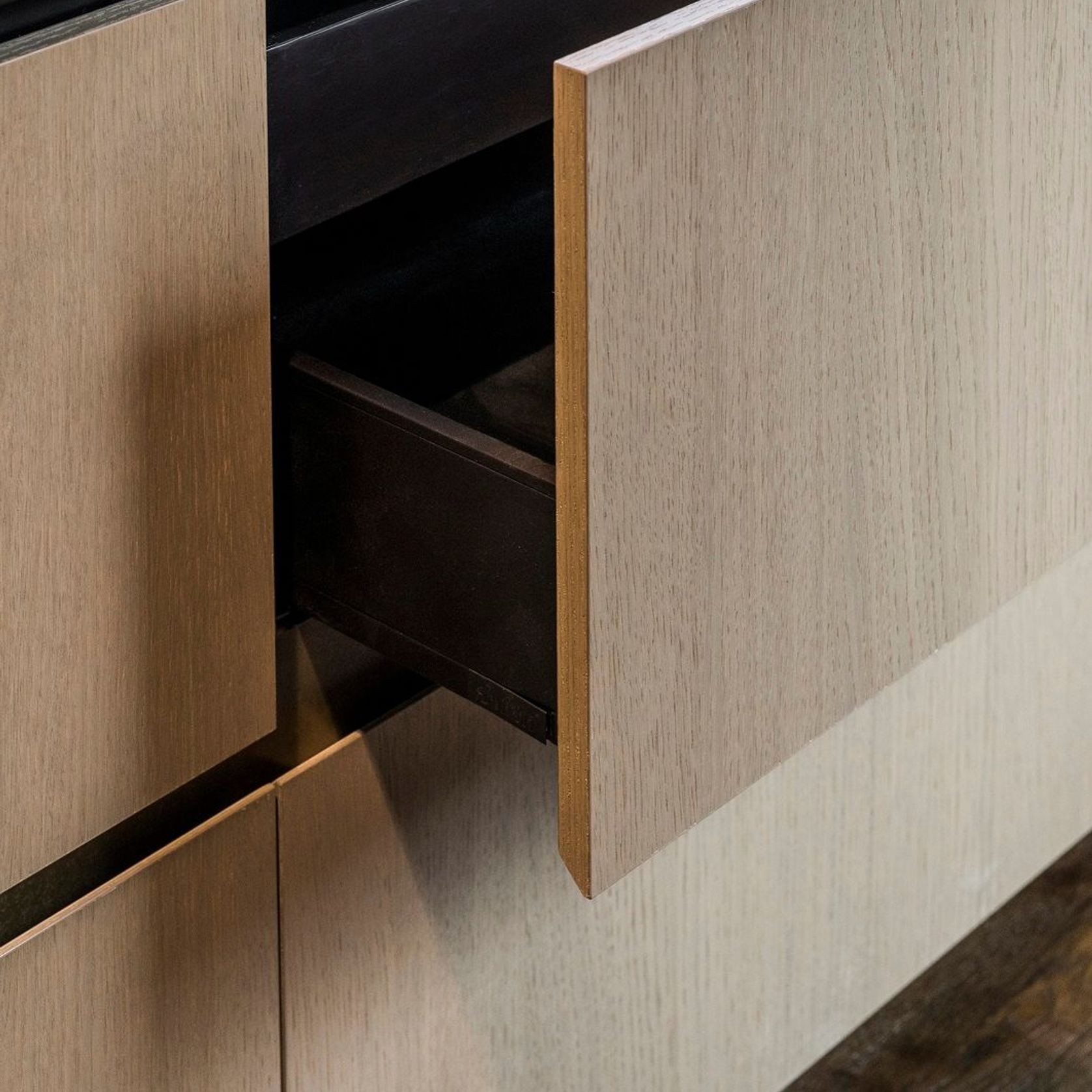 Desert Oak Shinnoki Prefinished Timber Veneer gallery detail image