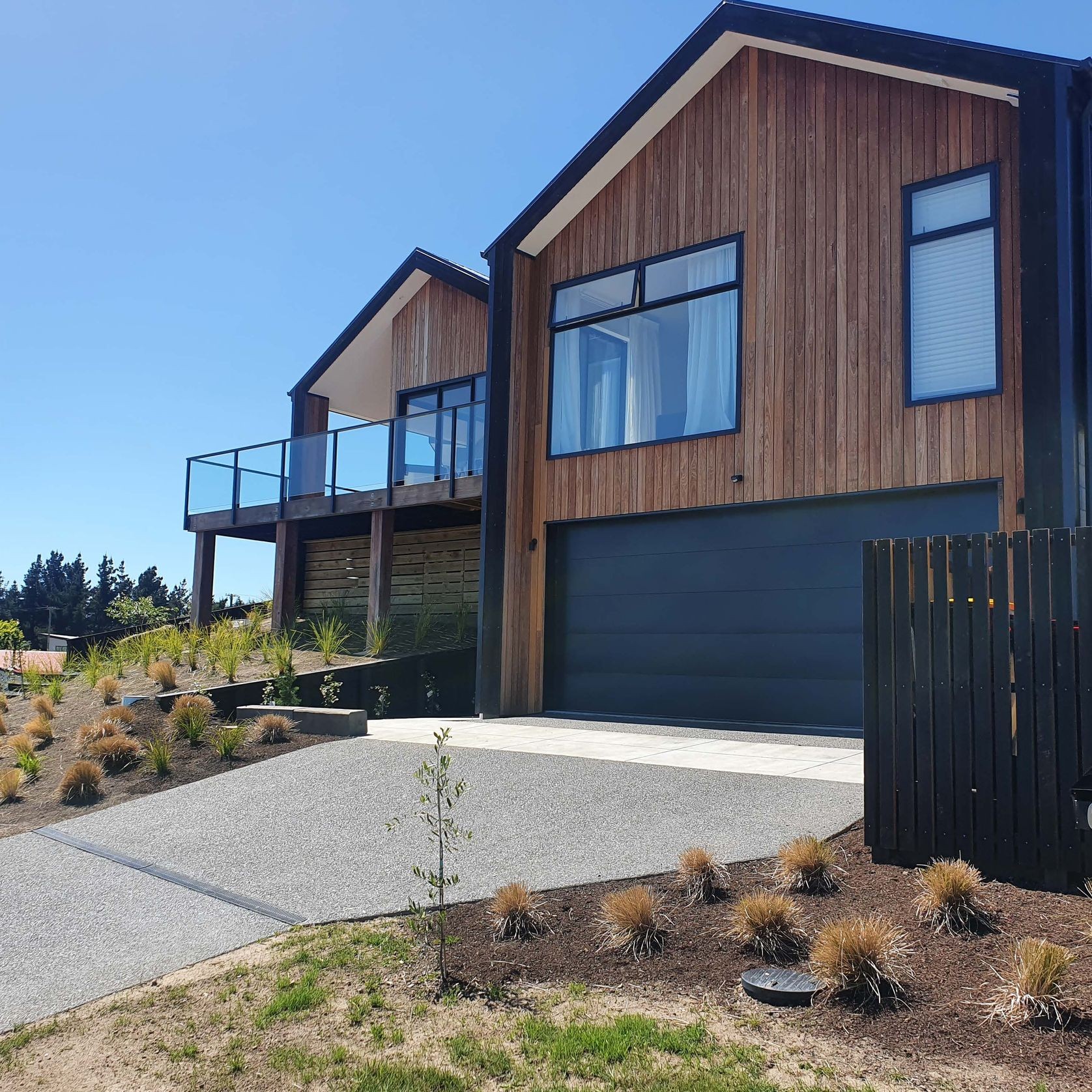 Hardwood Cladding | Mixed Pales Tallowwood - Blackbutt gallery detail image