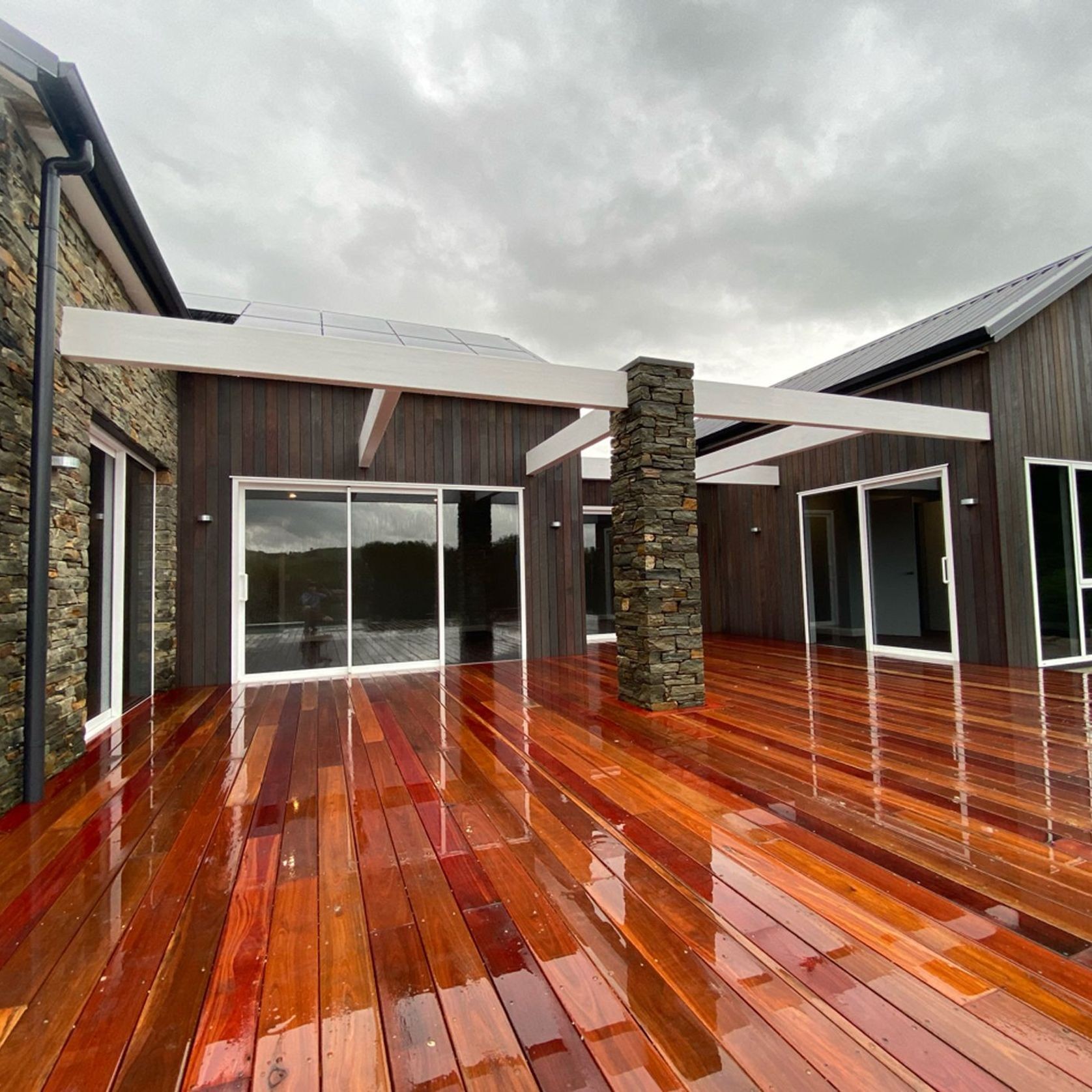 Cladding | Sawn face – smokey grey oil/tint gallery detail image