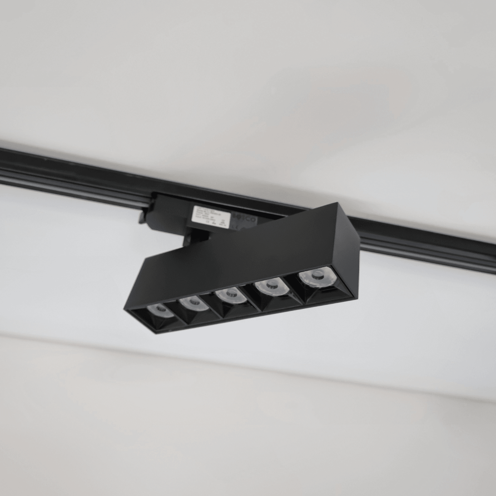 Linear Track Light