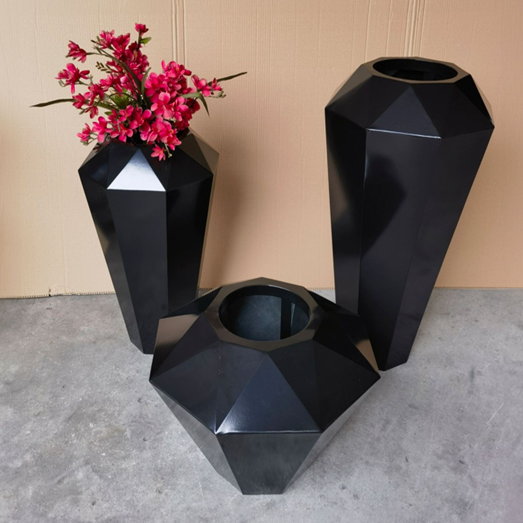 Matte Standing Vase gallery detail image
