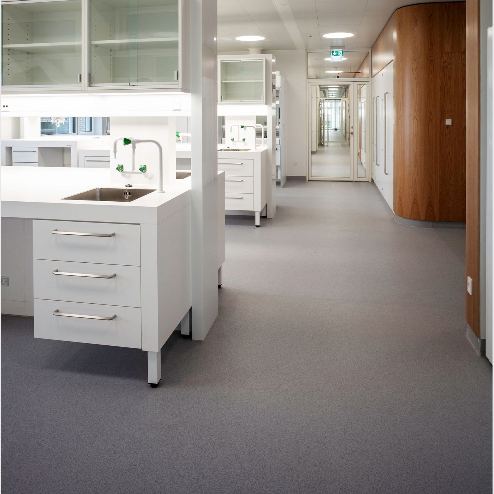 Altro Walkway™ 20 SD - R10 Static Dissipative Safety Flooring gallery detail image