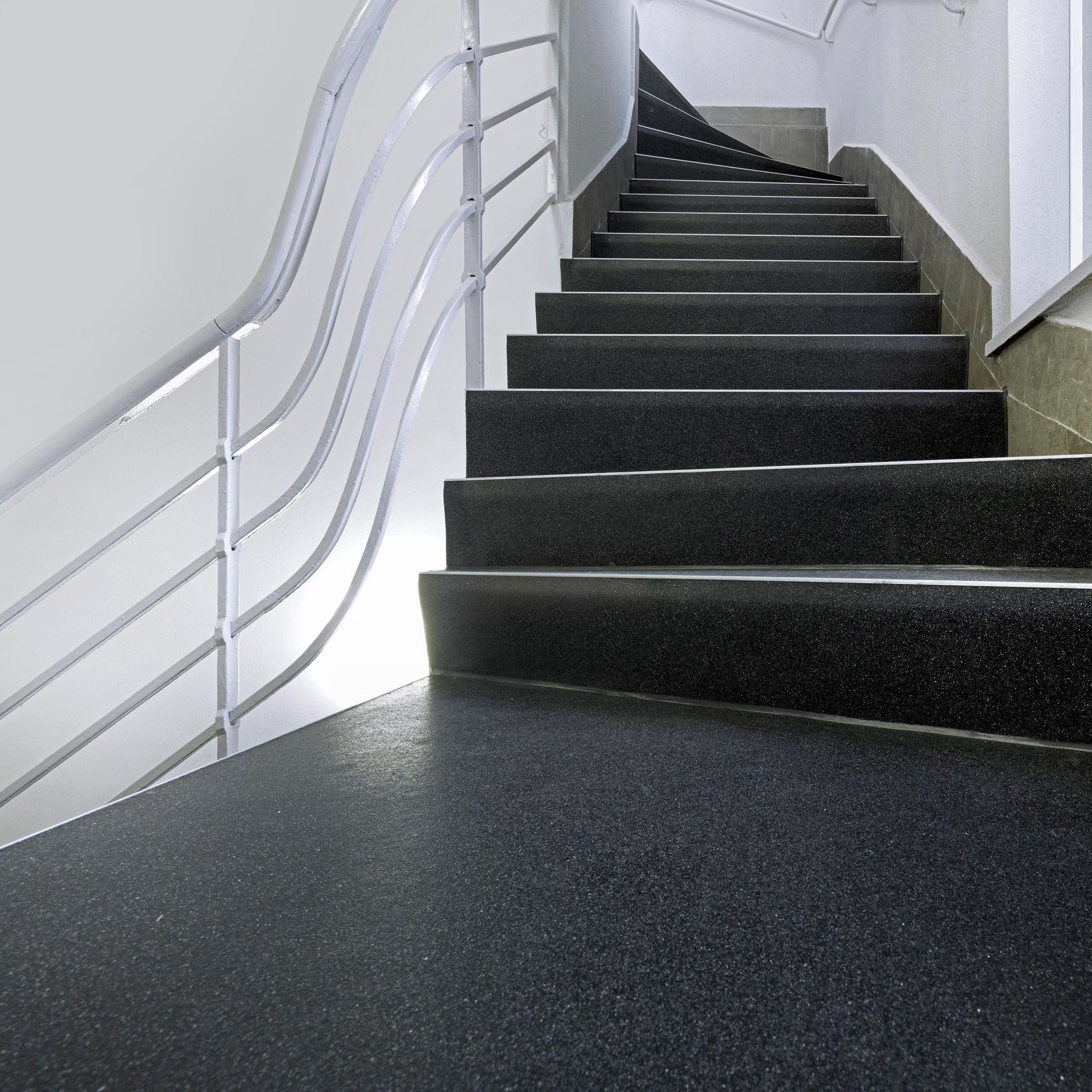 Altro Walkway™ VM20 - R10 Safety Flooring gallery detail image