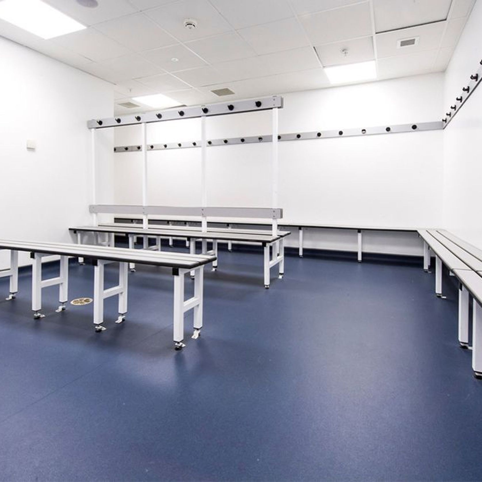 Altro Walkway™ VM20 - R10 Safety Flooring gallery detail image