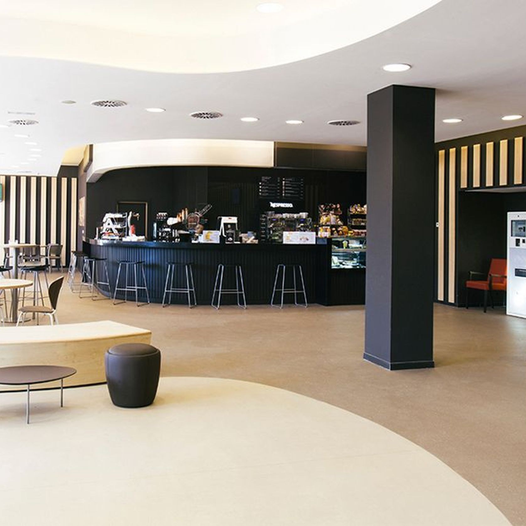 Altro Walkway™ VM20 - R10 Safety Flooring gallery detail image
