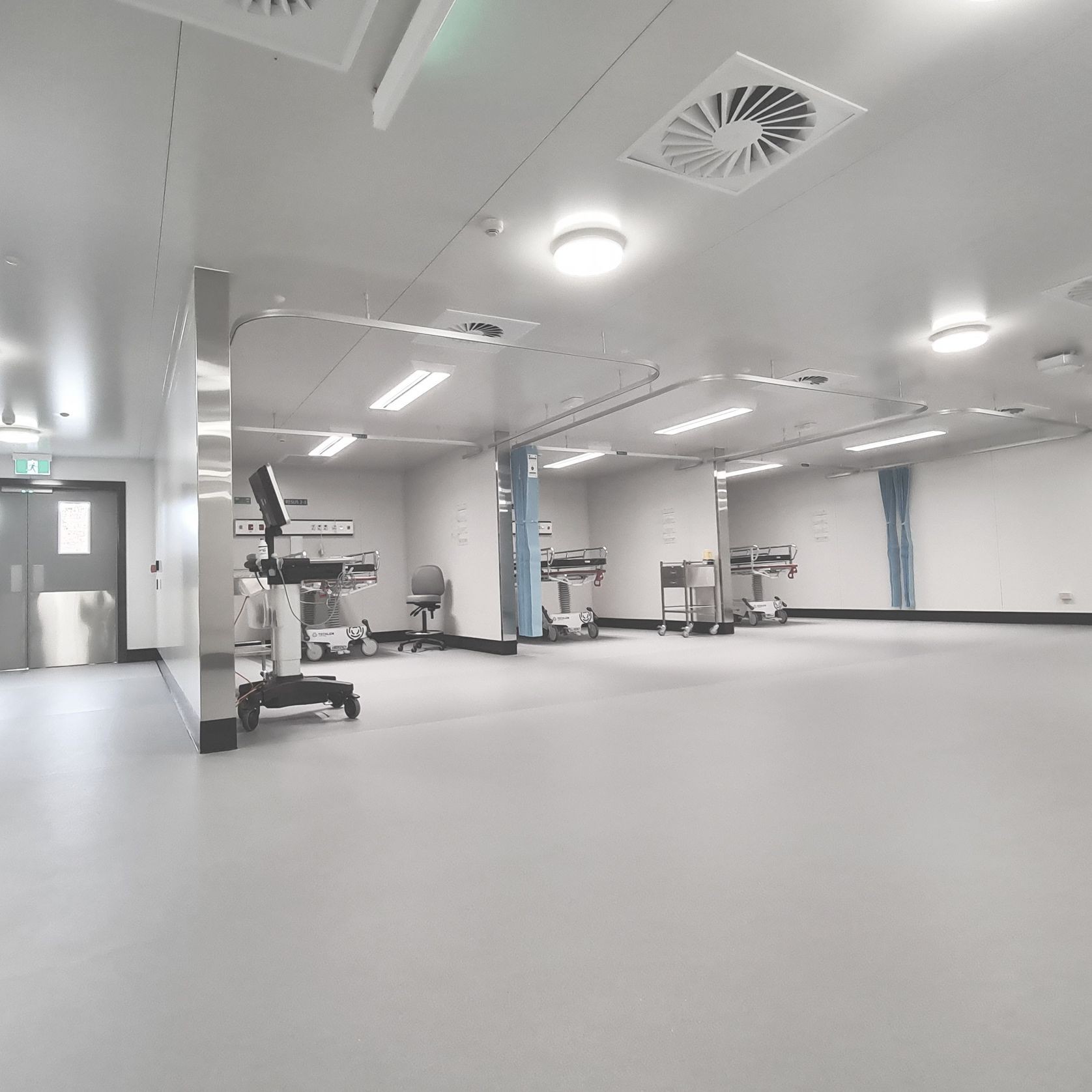 Altro Walkway™ 20 SD - R10 Static Dissipative Safety Flooring gallery detail image