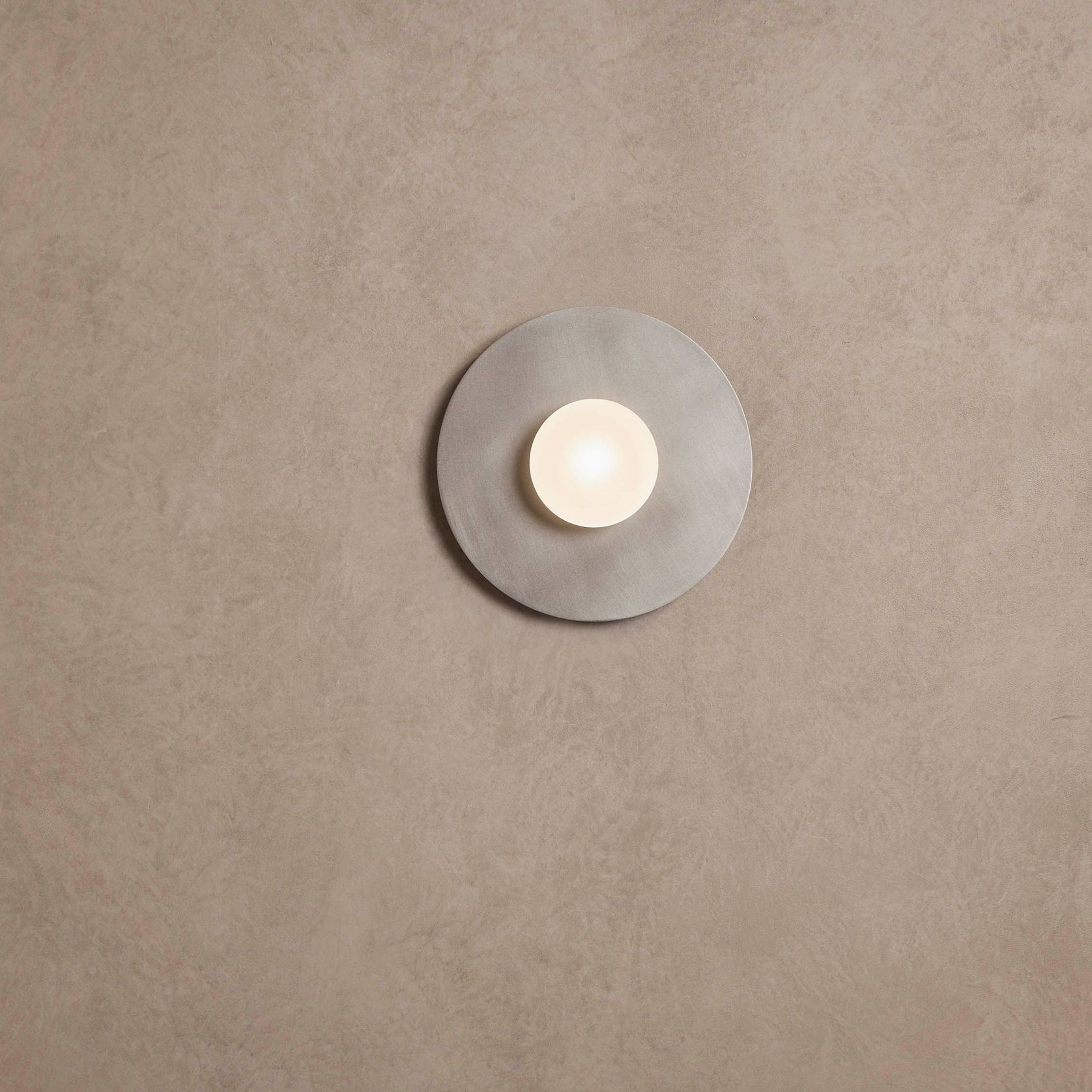 GLOBE Wall Light - Disc gallery detail image