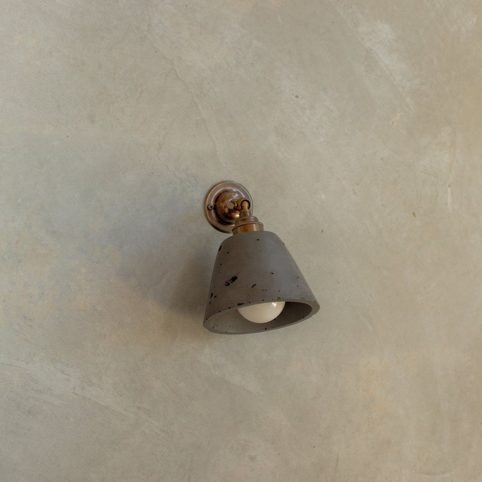 Mod wall light with knuckle gallery detail image