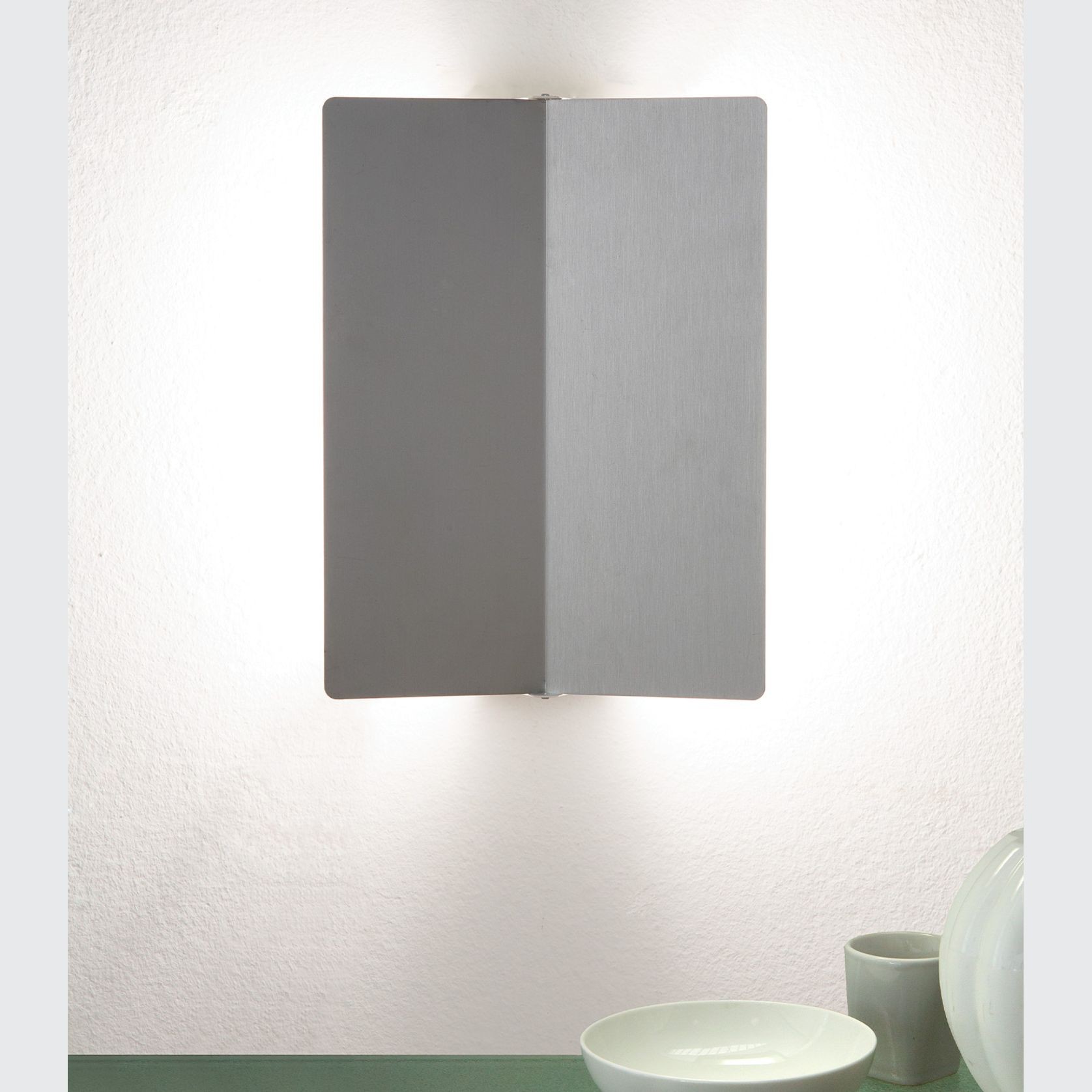 Applique à Volet Pivotant Plié Wall Light gallery detail image