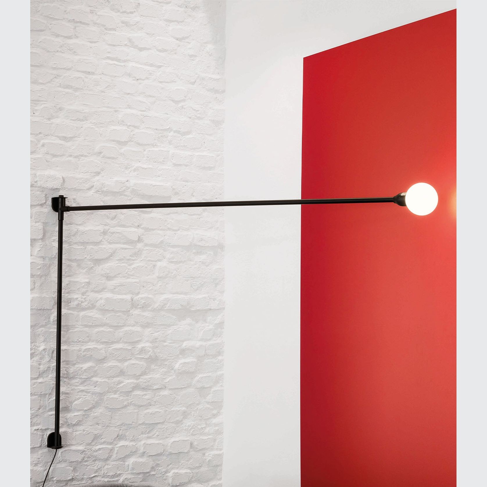 Potence Pivotante Wall Light gallery detail image