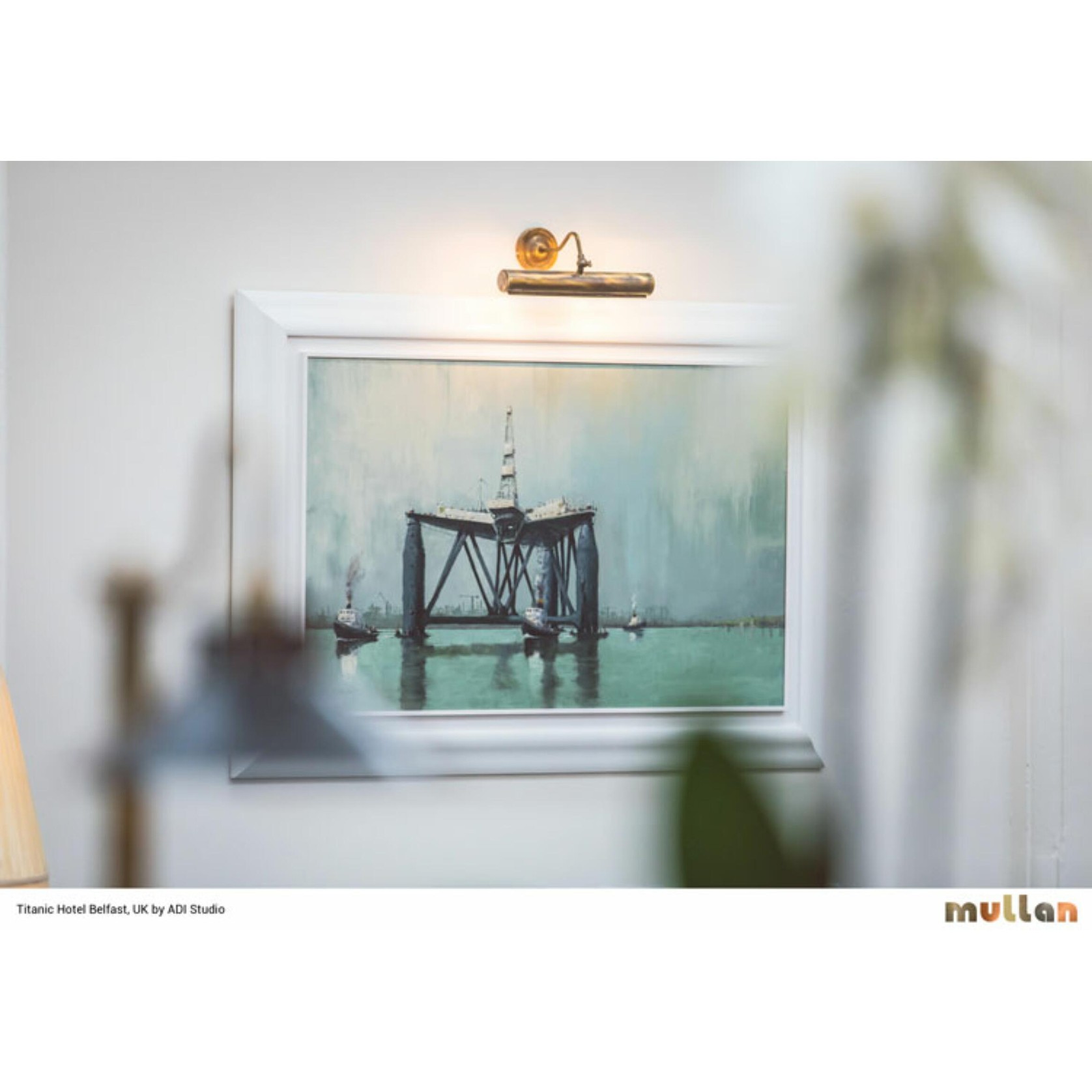Elle 35.5cm Picture Light gallery detail image