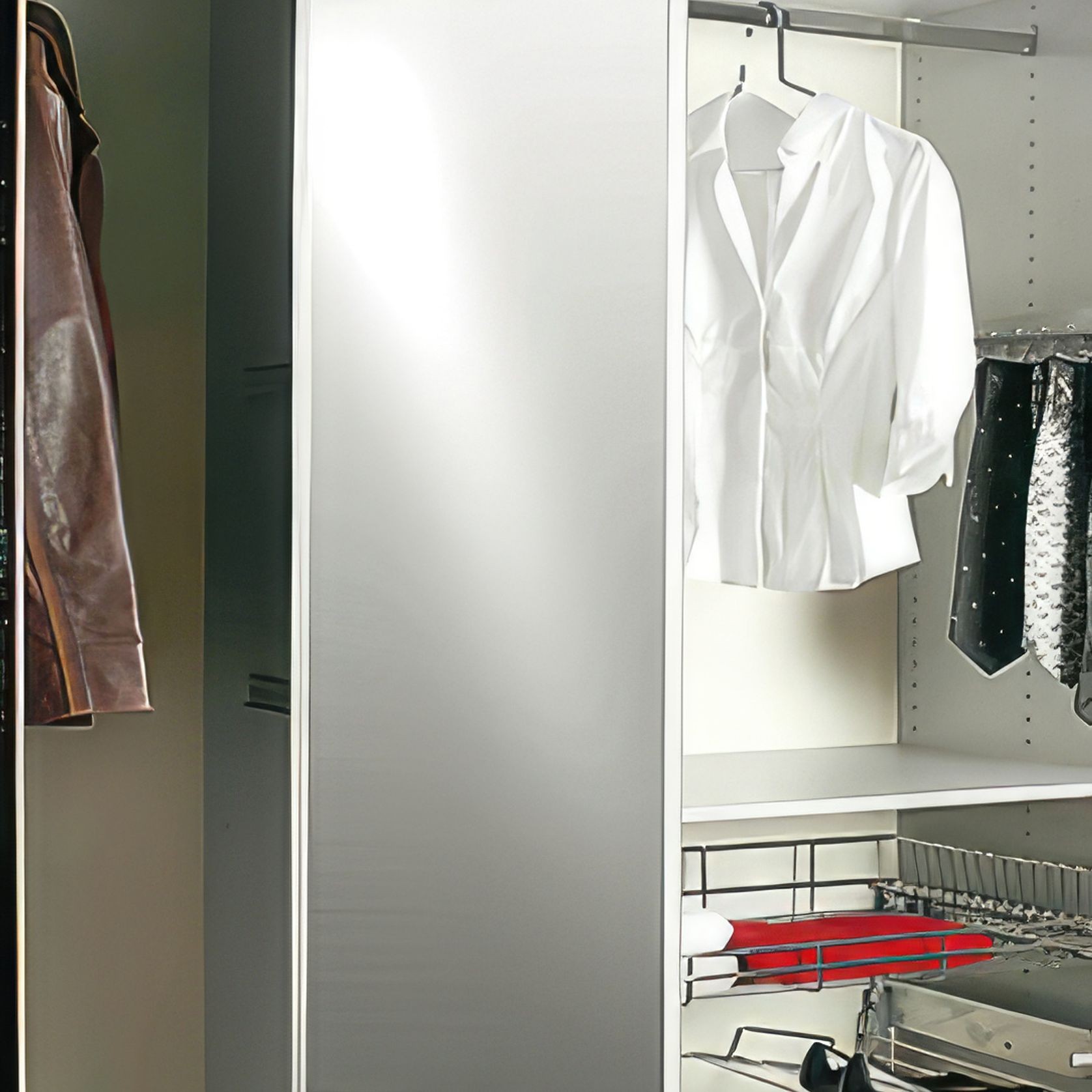 180° Swivel Extending Mirror gallery detail image