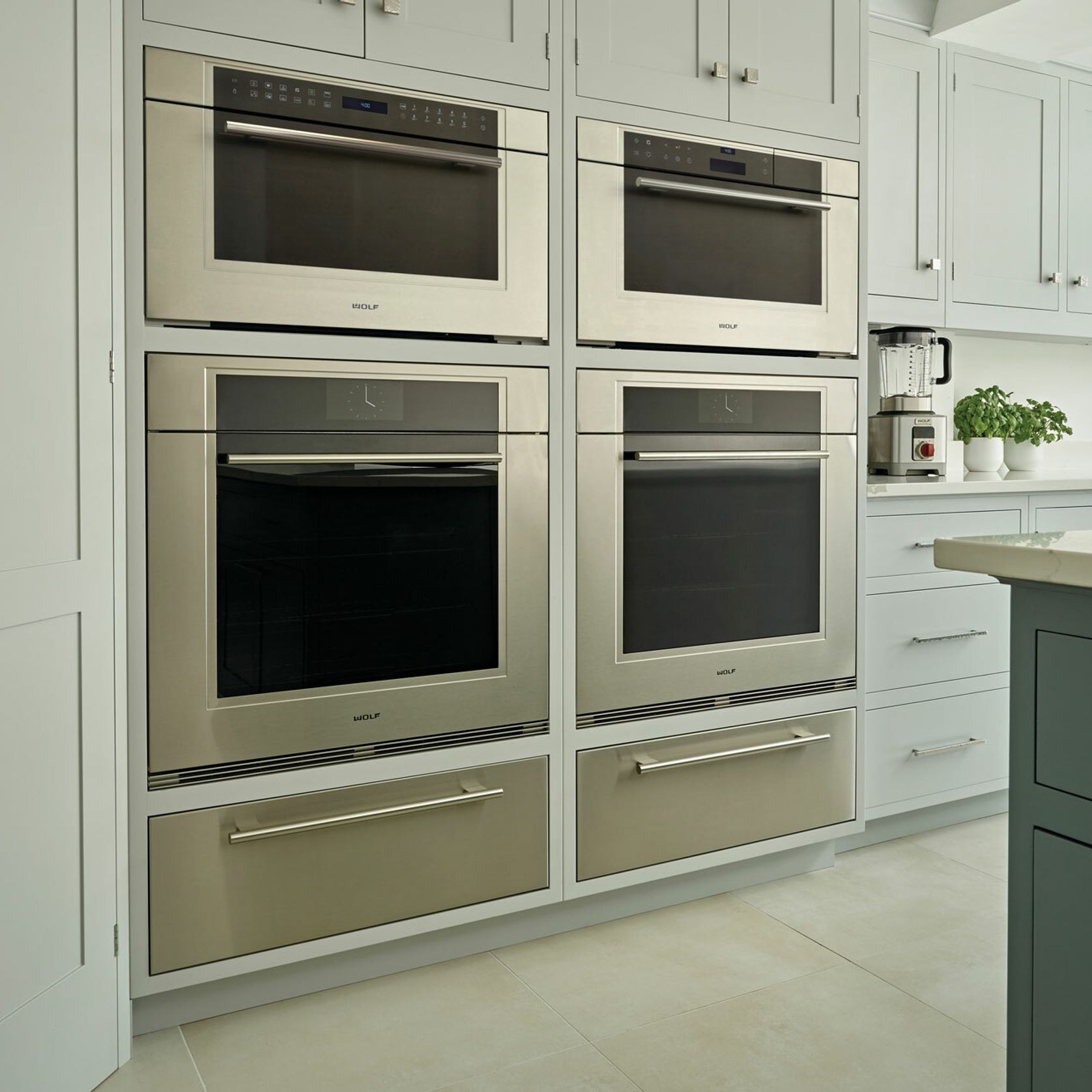 76cm M Series Transitional Built-In Single Oven gallery detail image
