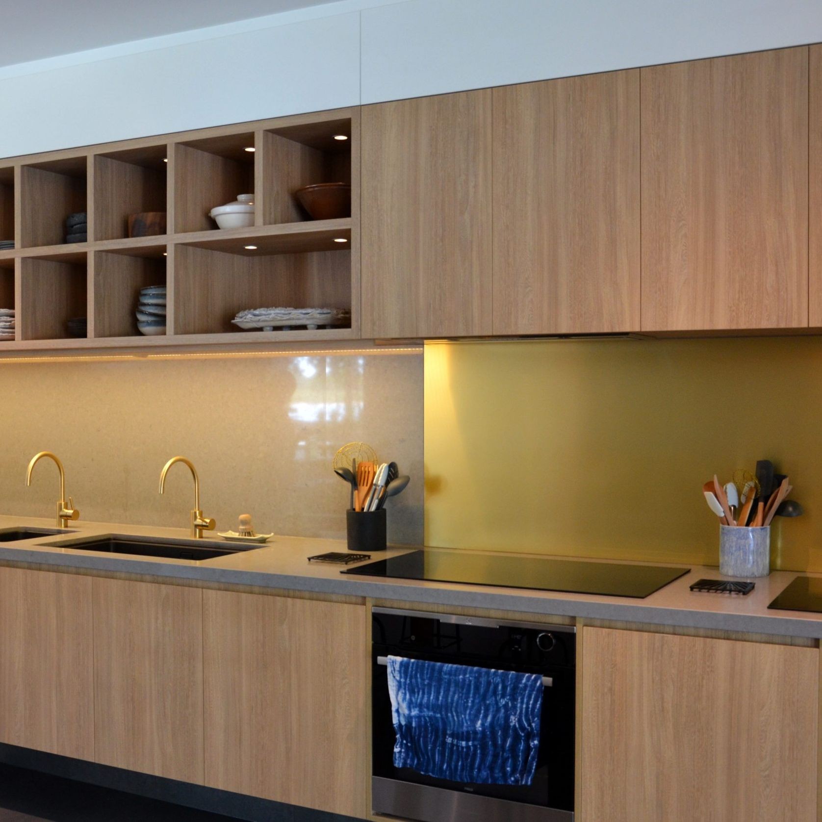 Series 900 904 Brushed Light Brass Aluminium | Real Metal Laminates gallery detail image