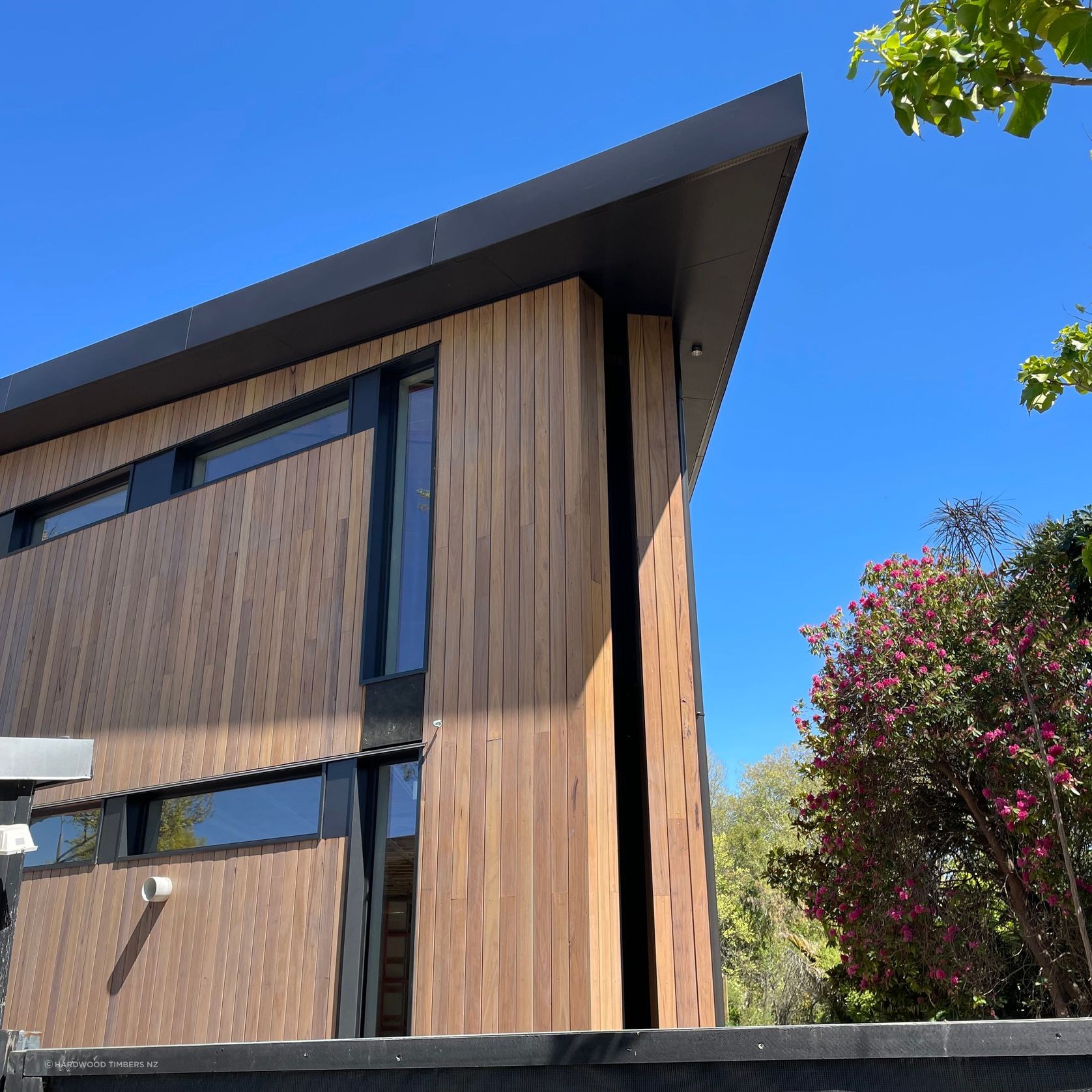 Mixed Blondes Hardwood Shiplap Cladding System gallery detail image