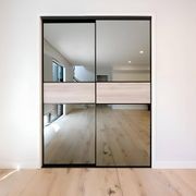 sliding door gallery detail image