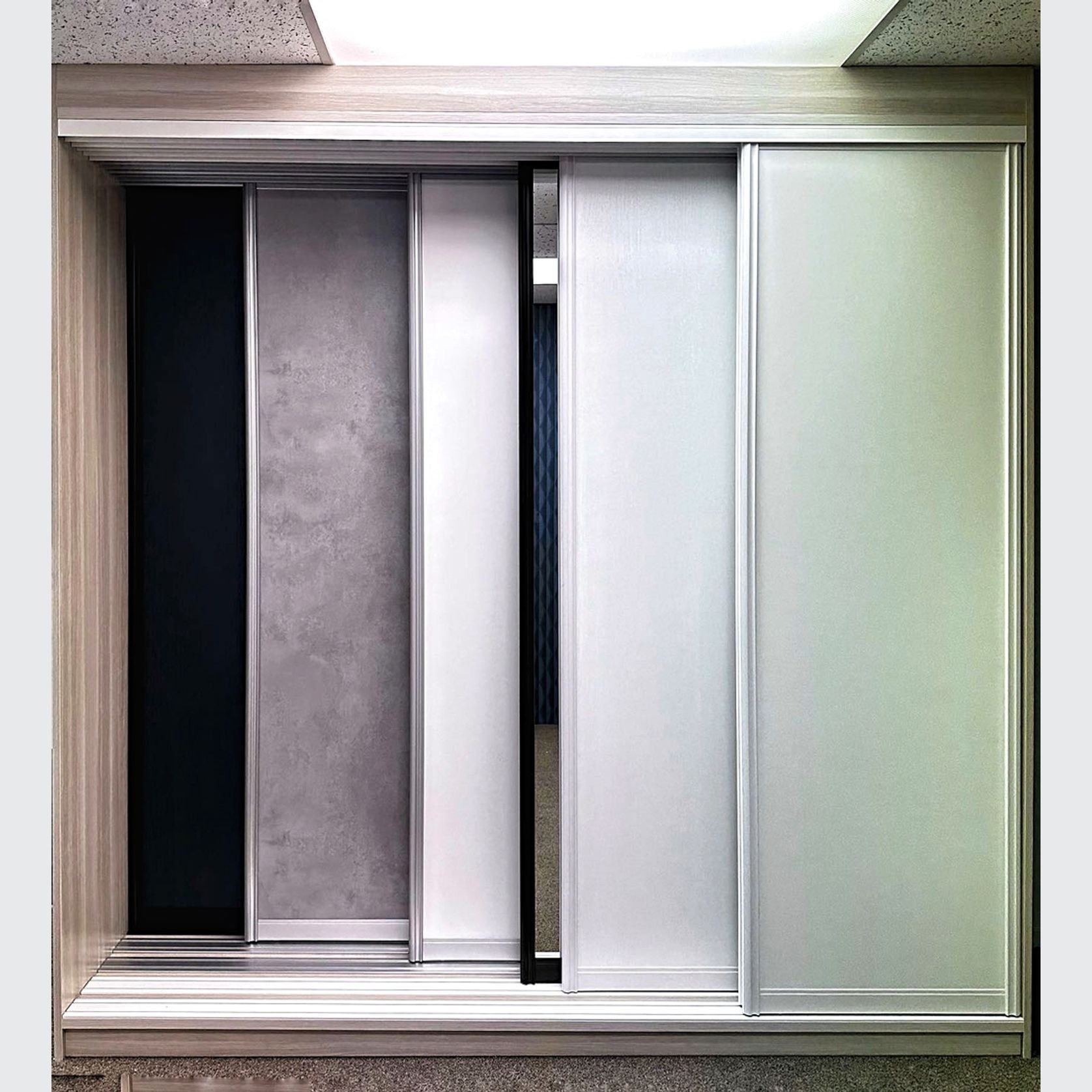 sliding door gallery detail image