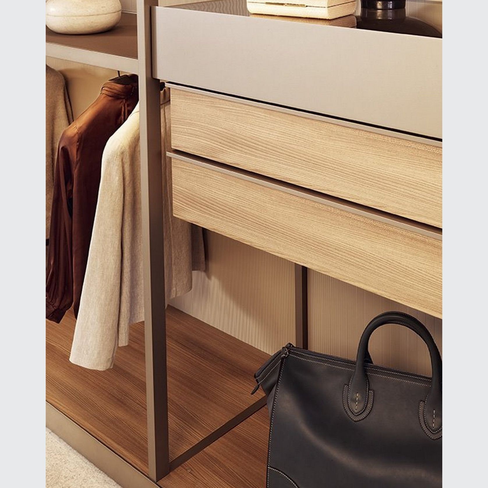 Senzafine Walk-In Closet gallery detail image