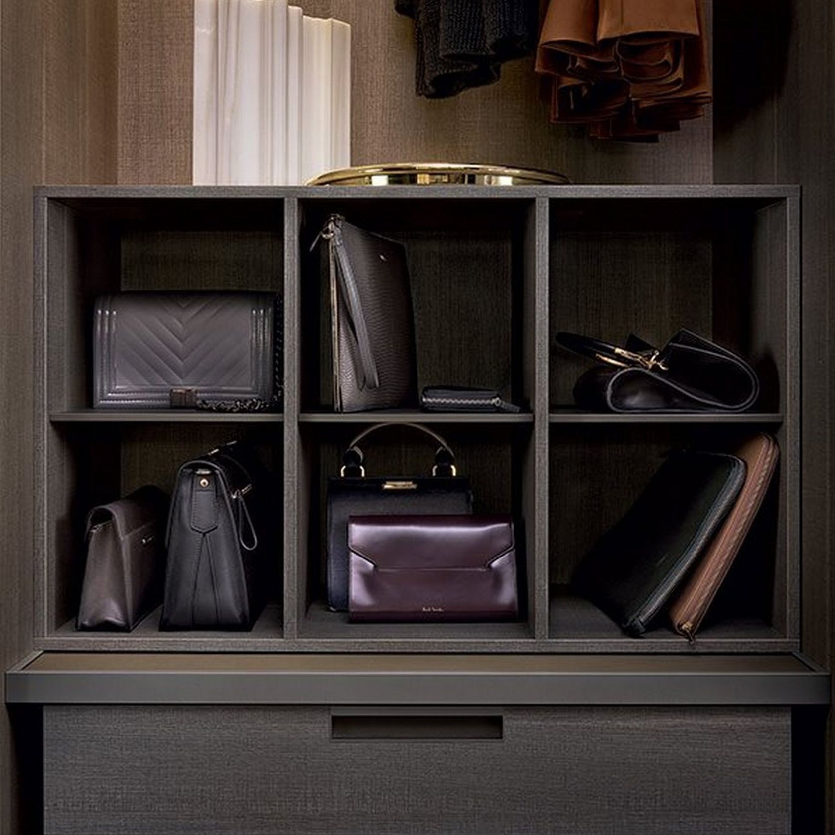 Senzafine Walk-In Closet gallery detail image