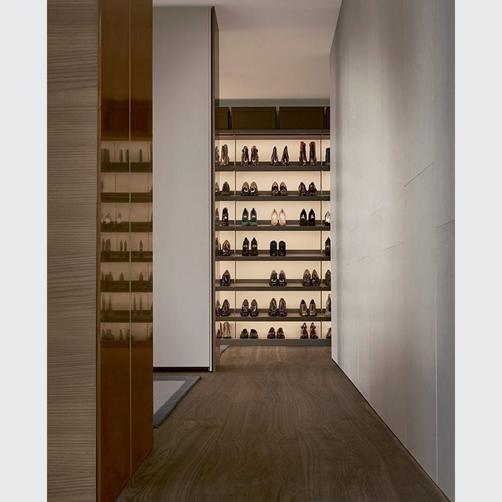 Ubik Walk-In Closet gallery detail image