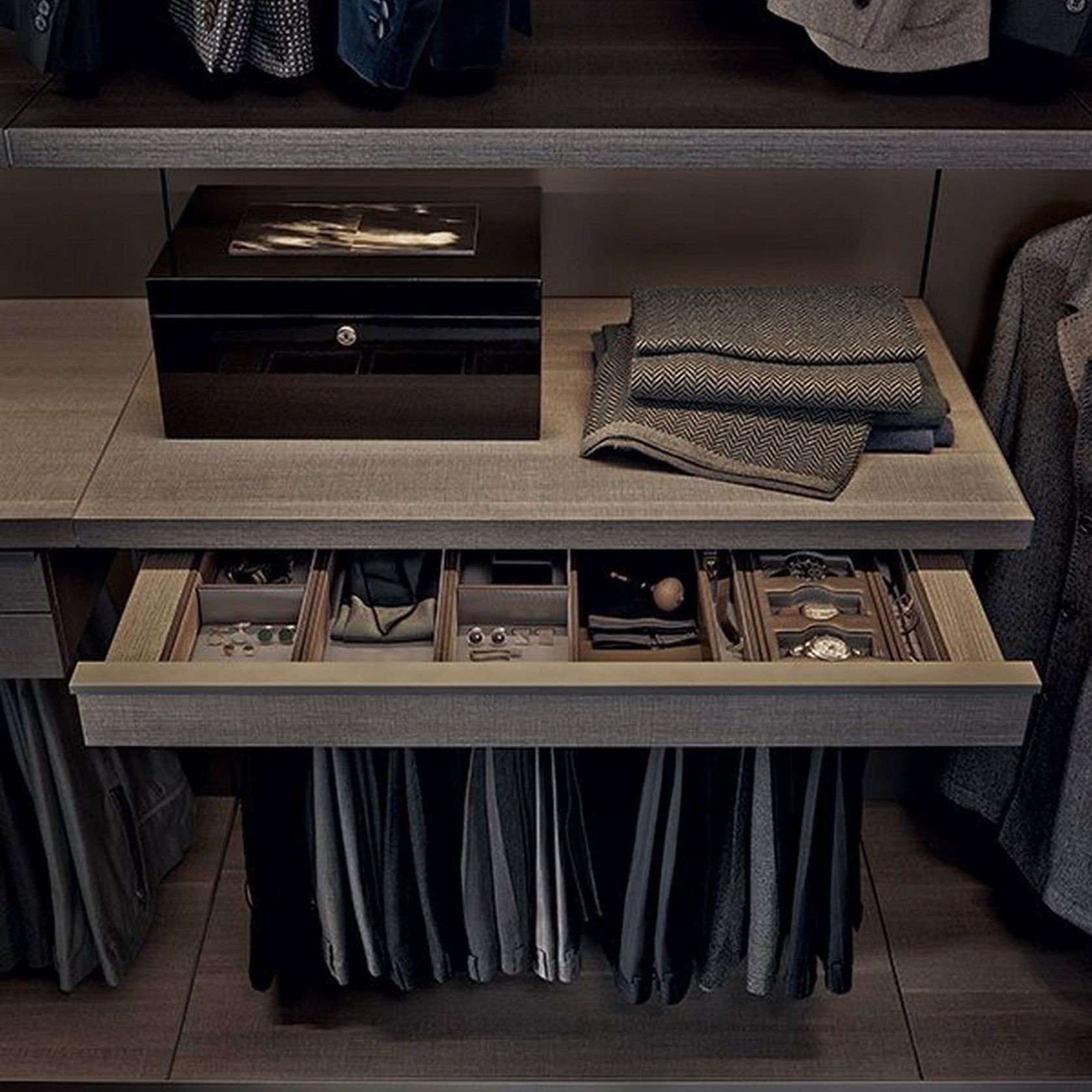 Ubik Walk-In Closet gallery detail image