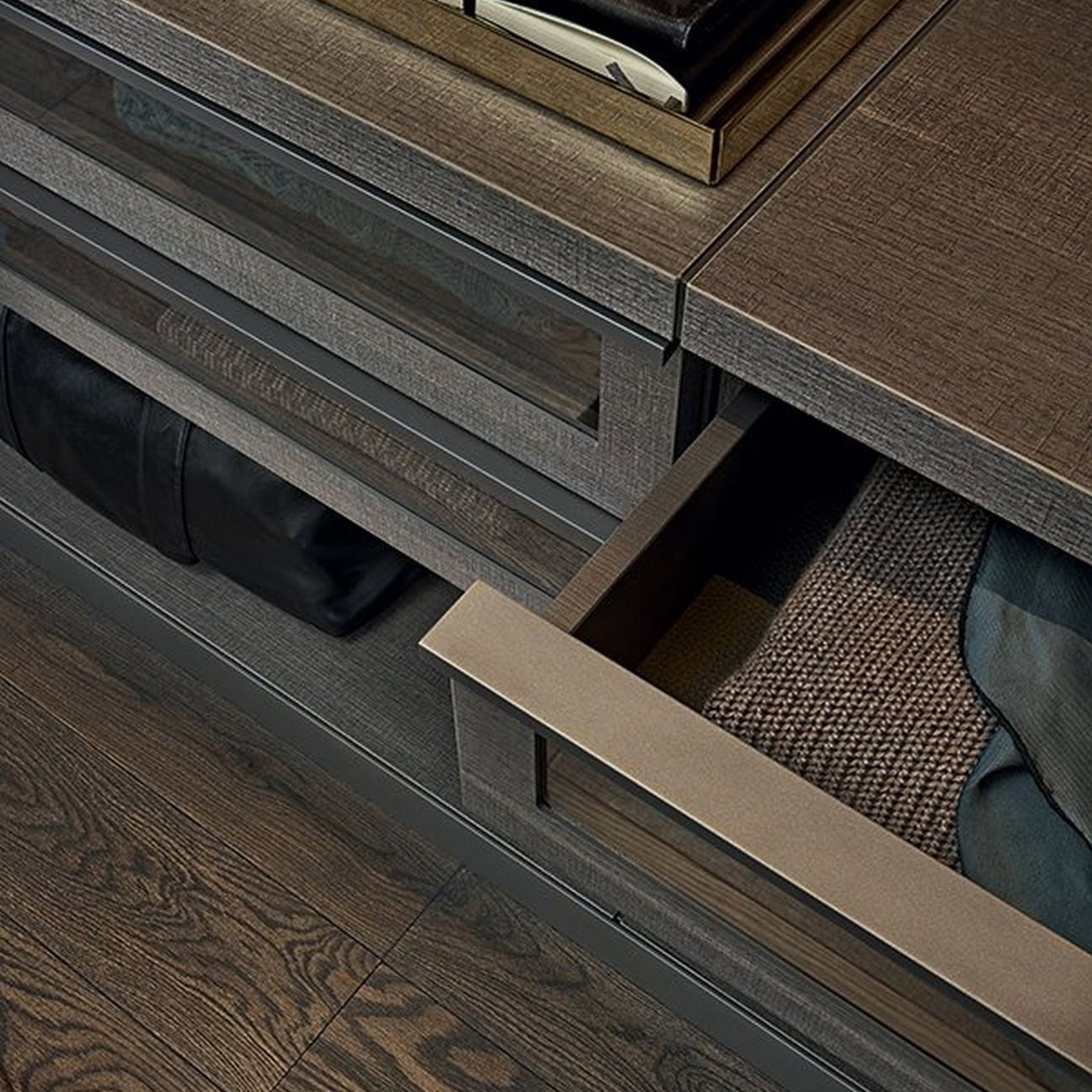 Ubik Walk-In Closet gallery detail image