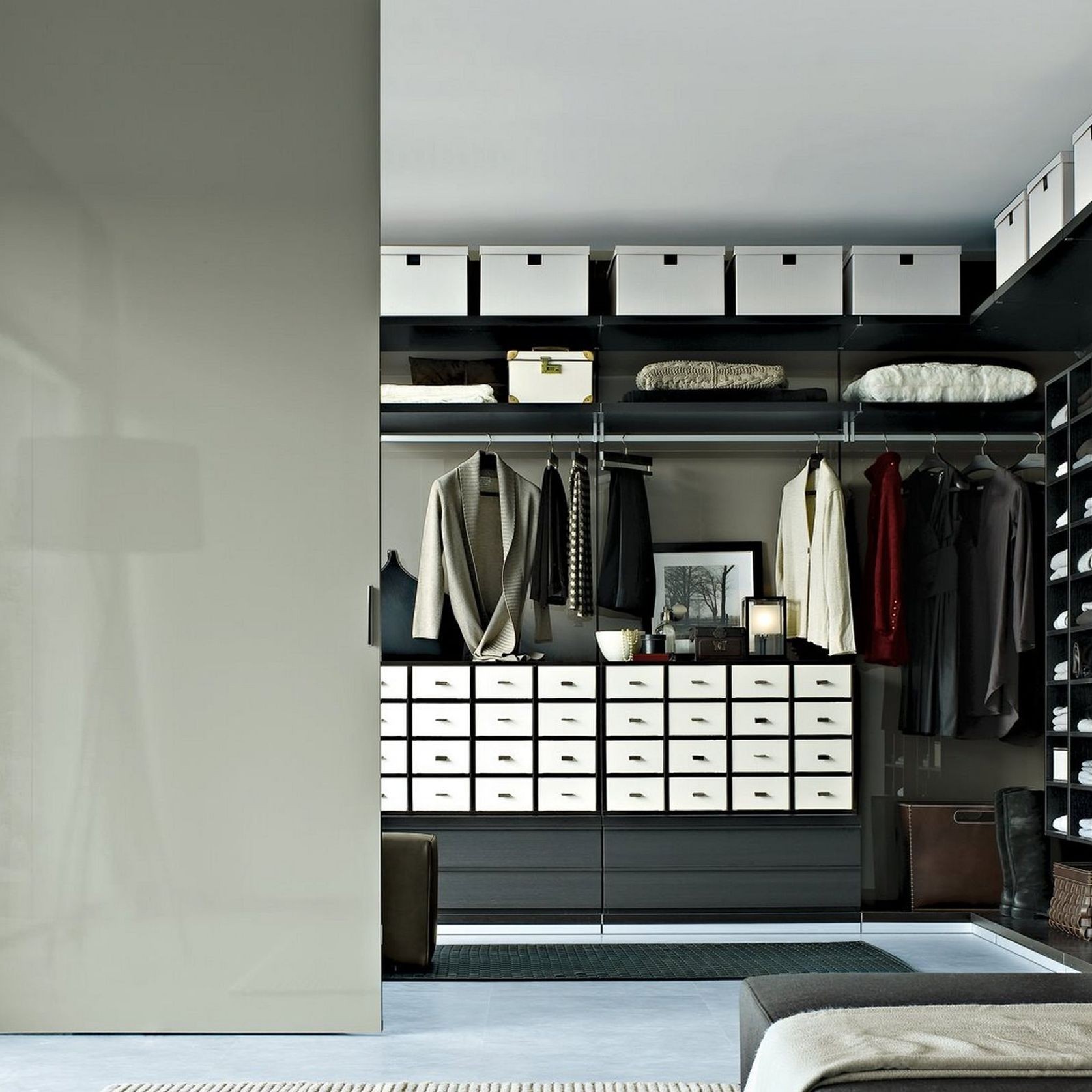 Ubik Walk-In Closet gallery detail image