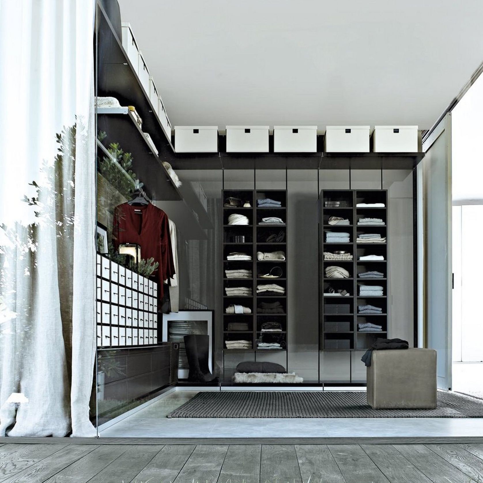 Ubik Walk-In Closet gallery detail image