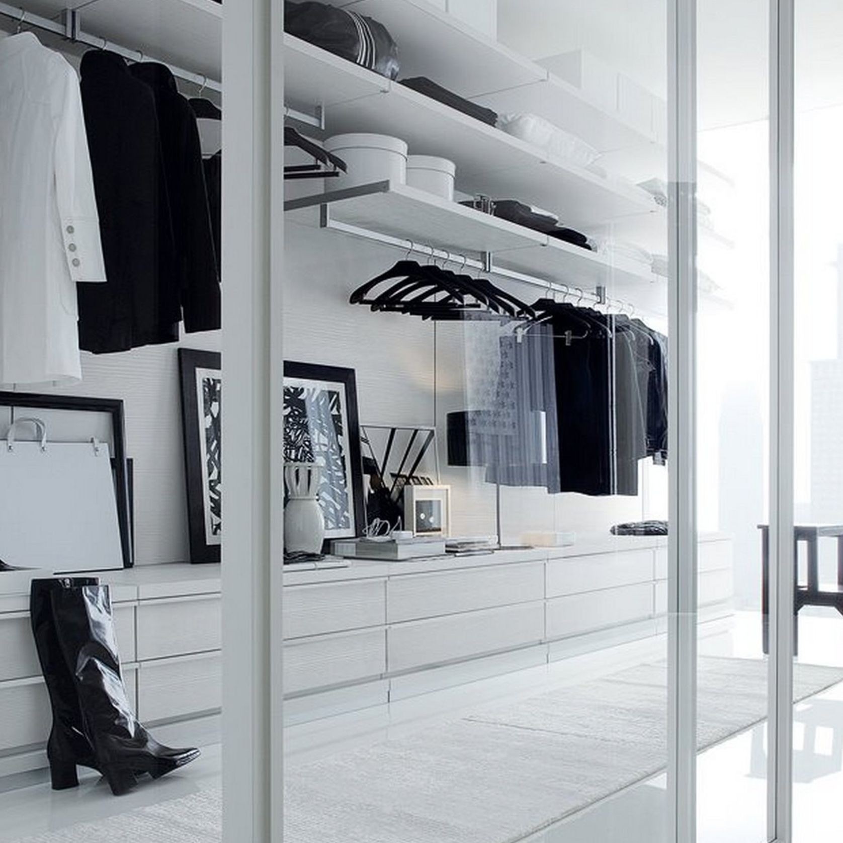 Ubik Walk-In Closet gallery detail image