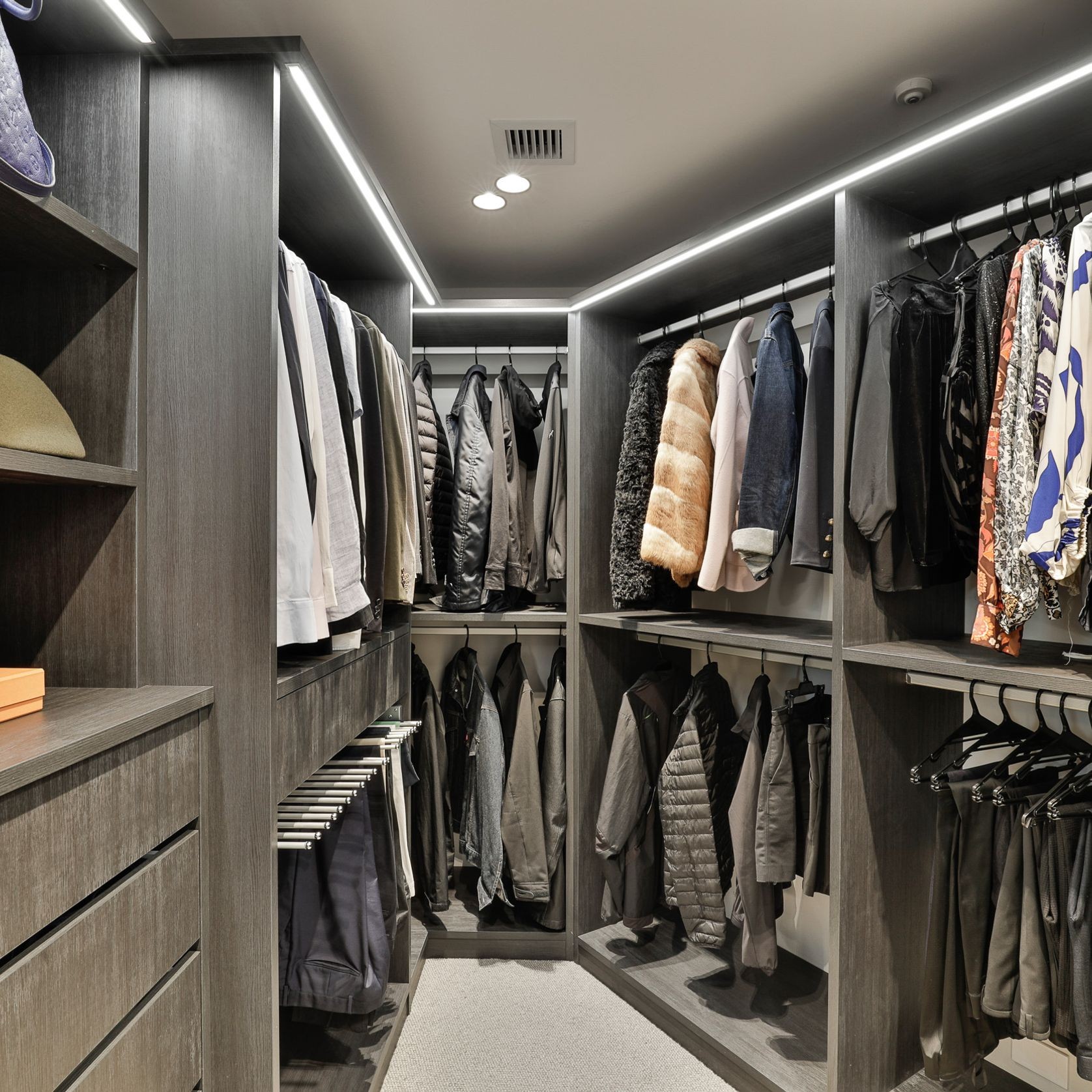 Bespoke Custom Wardrobe gallery detail image