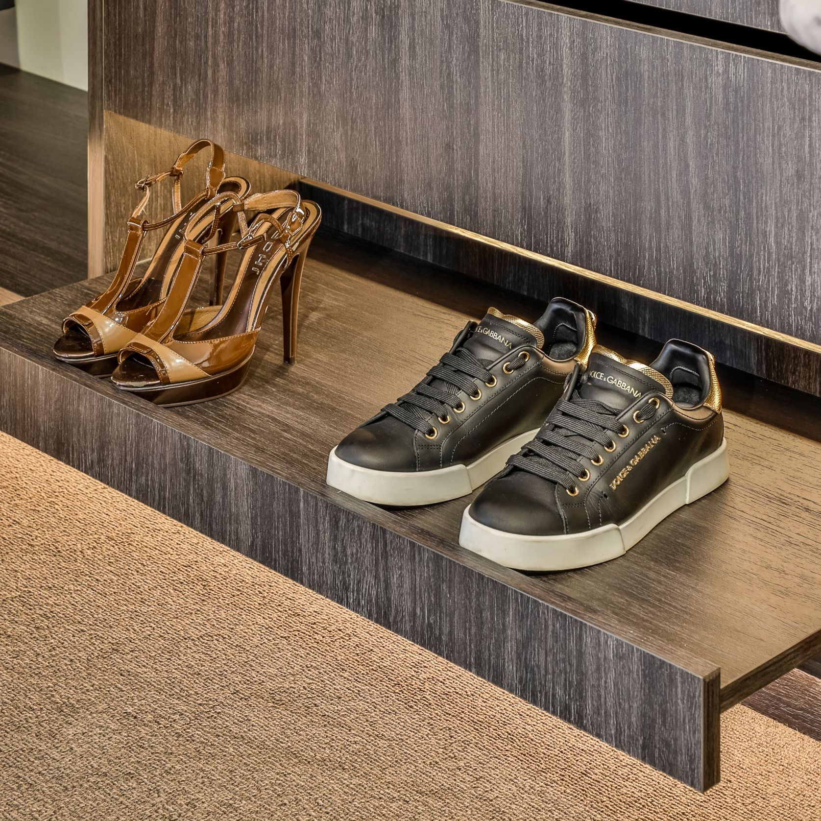 Custom Walk In Wardrobe gallery detail image