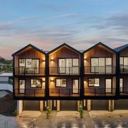 CedarLine Evolve Mixed Grain Cedar Cladding gallery detail image