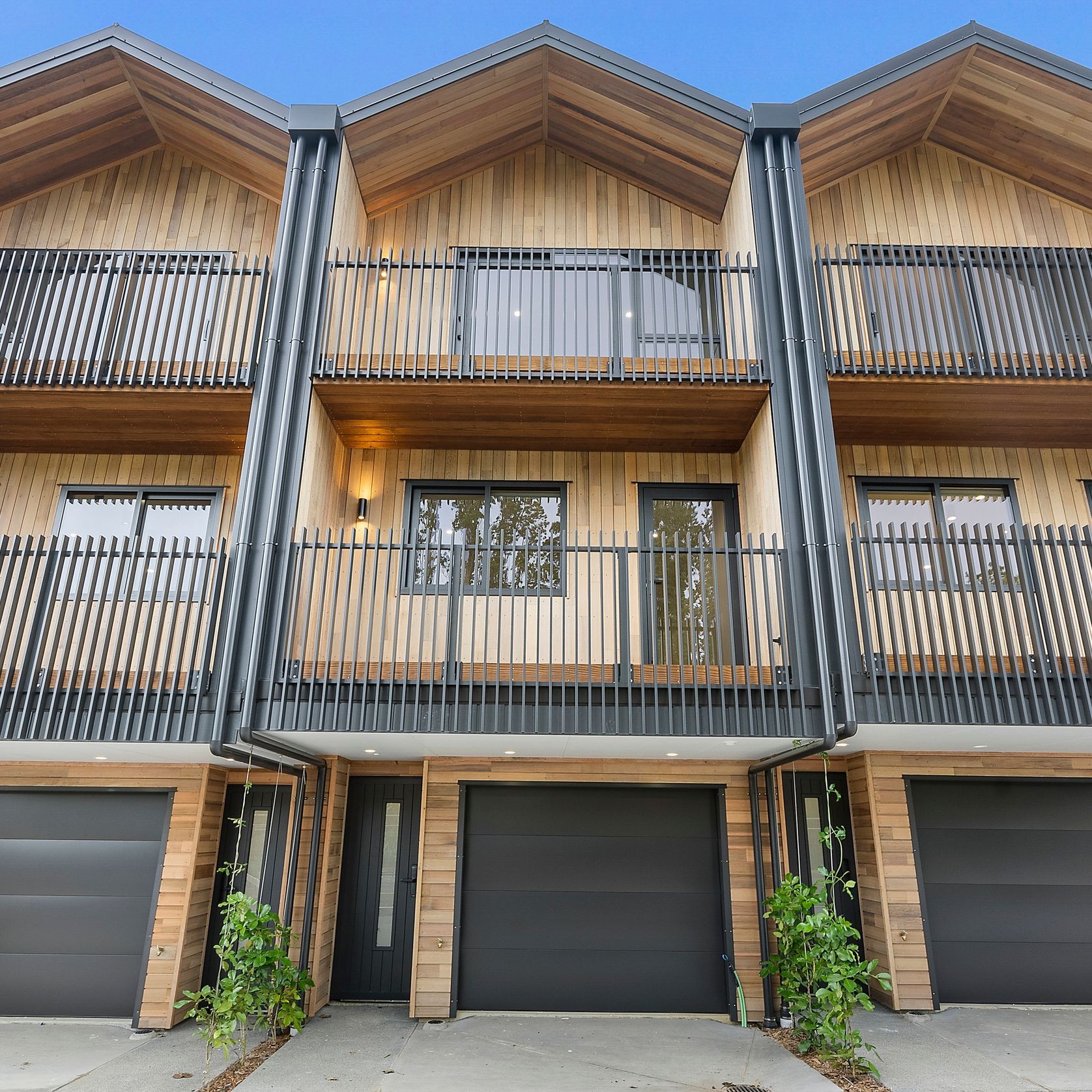 CedarOne Evolve Vertical Grain Cedar Cladding gallery detail image