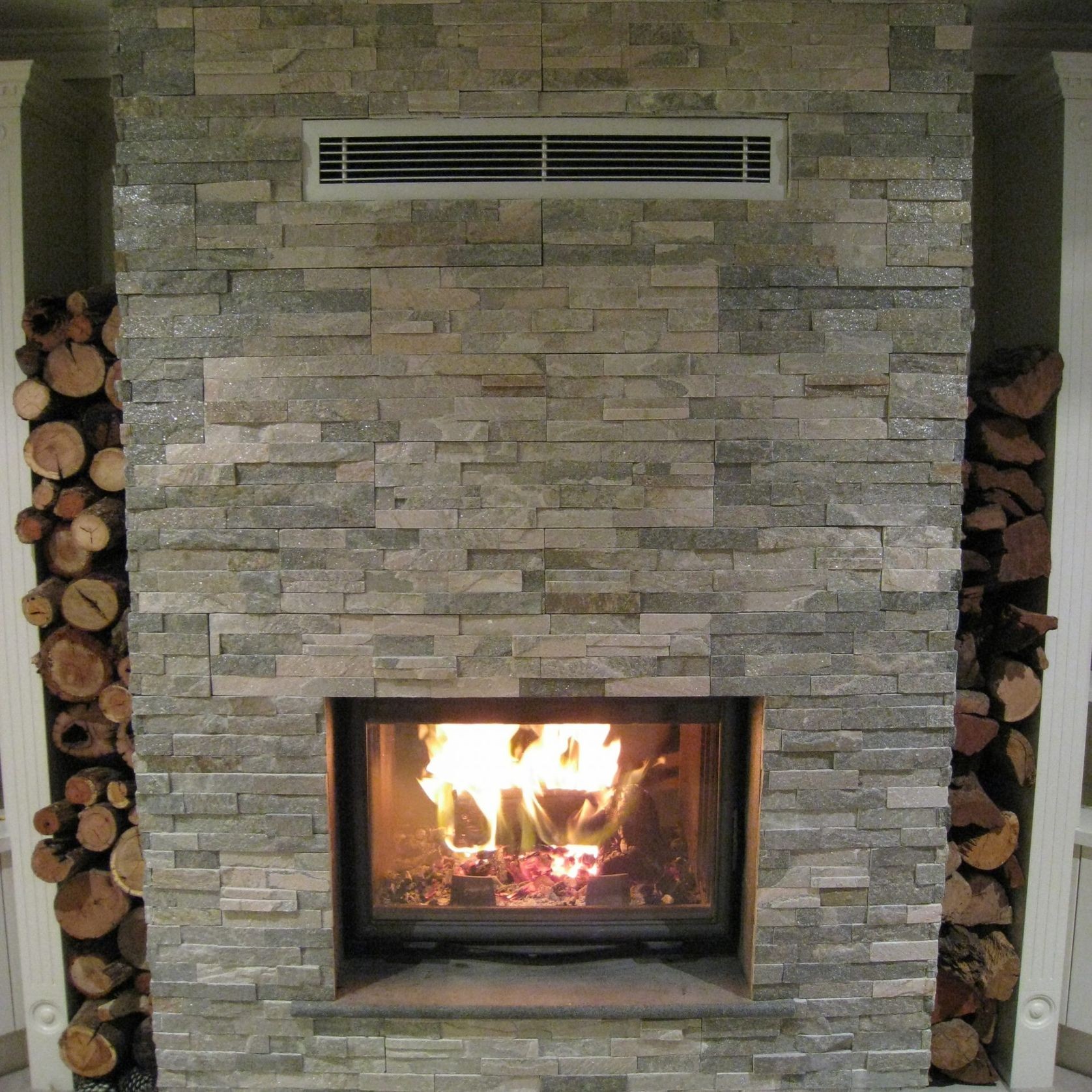 Cheminee Chazelles CDF800R Radiant Wood Fireplace gallery detail image