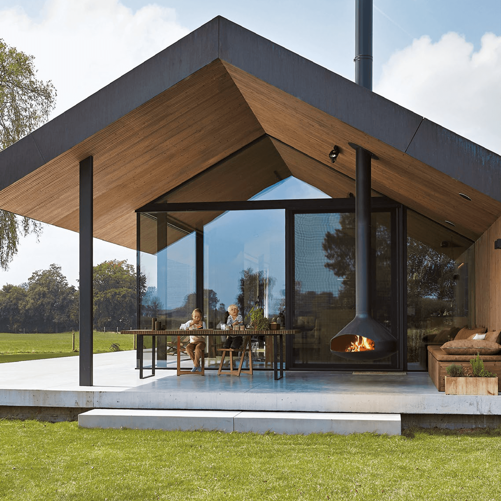 Ergofocus Suspended Outdoor Fireplace gallery detail image