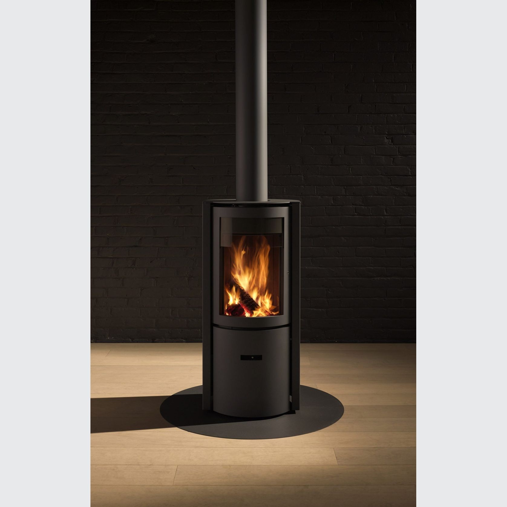 Stuv 30 Compact Low Freestanding Wood Fireplace gallery detail image