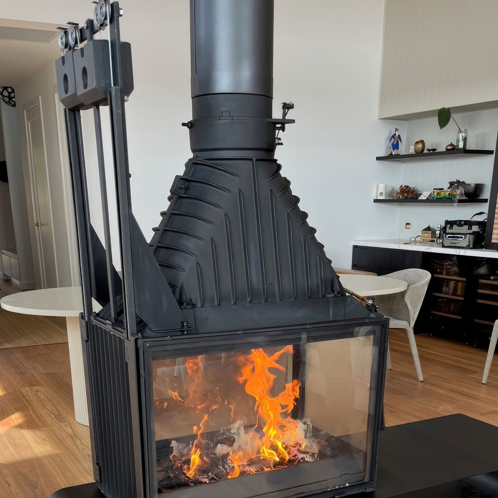 Cheminees Philippe Radiante 846 2V Fireplace gallery detail image