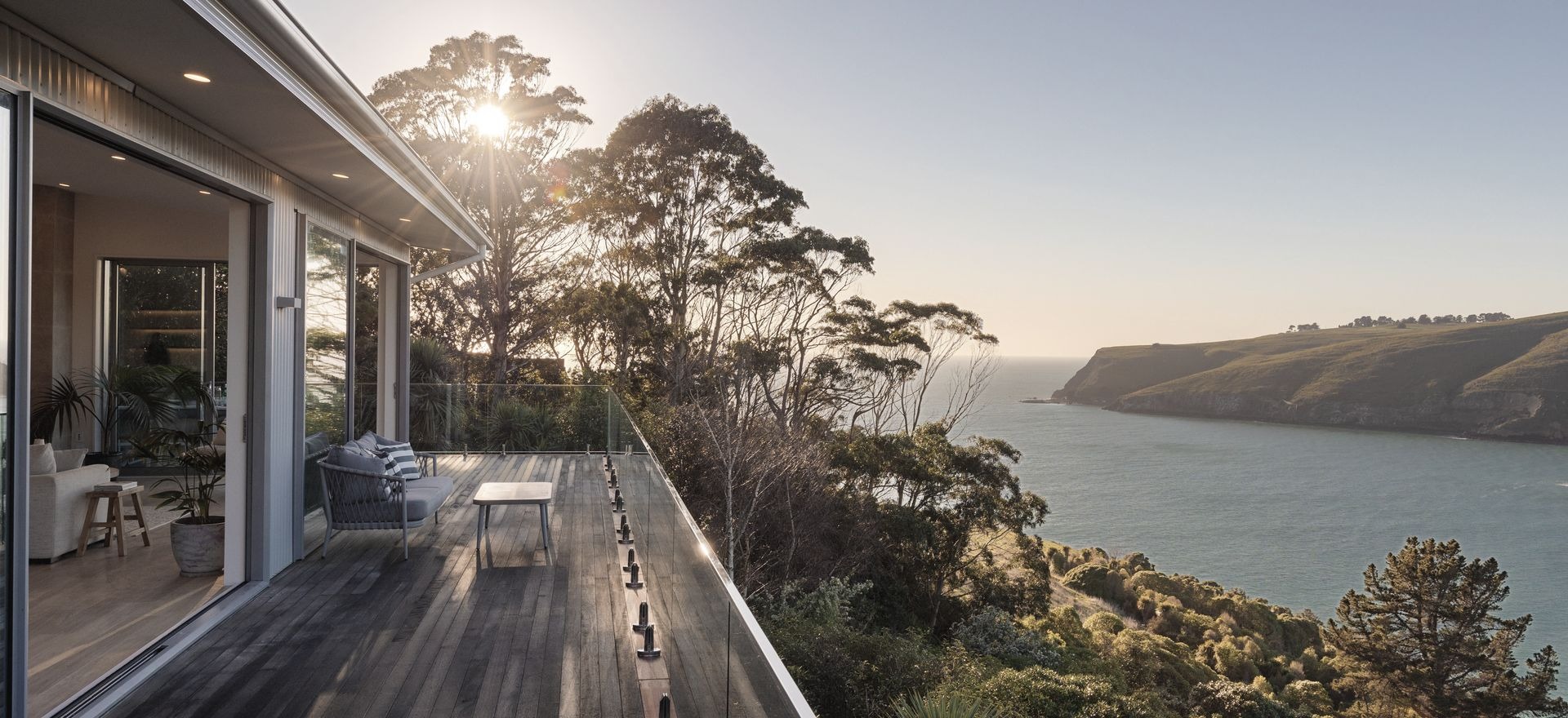 How to choose the right balustrade material for your home