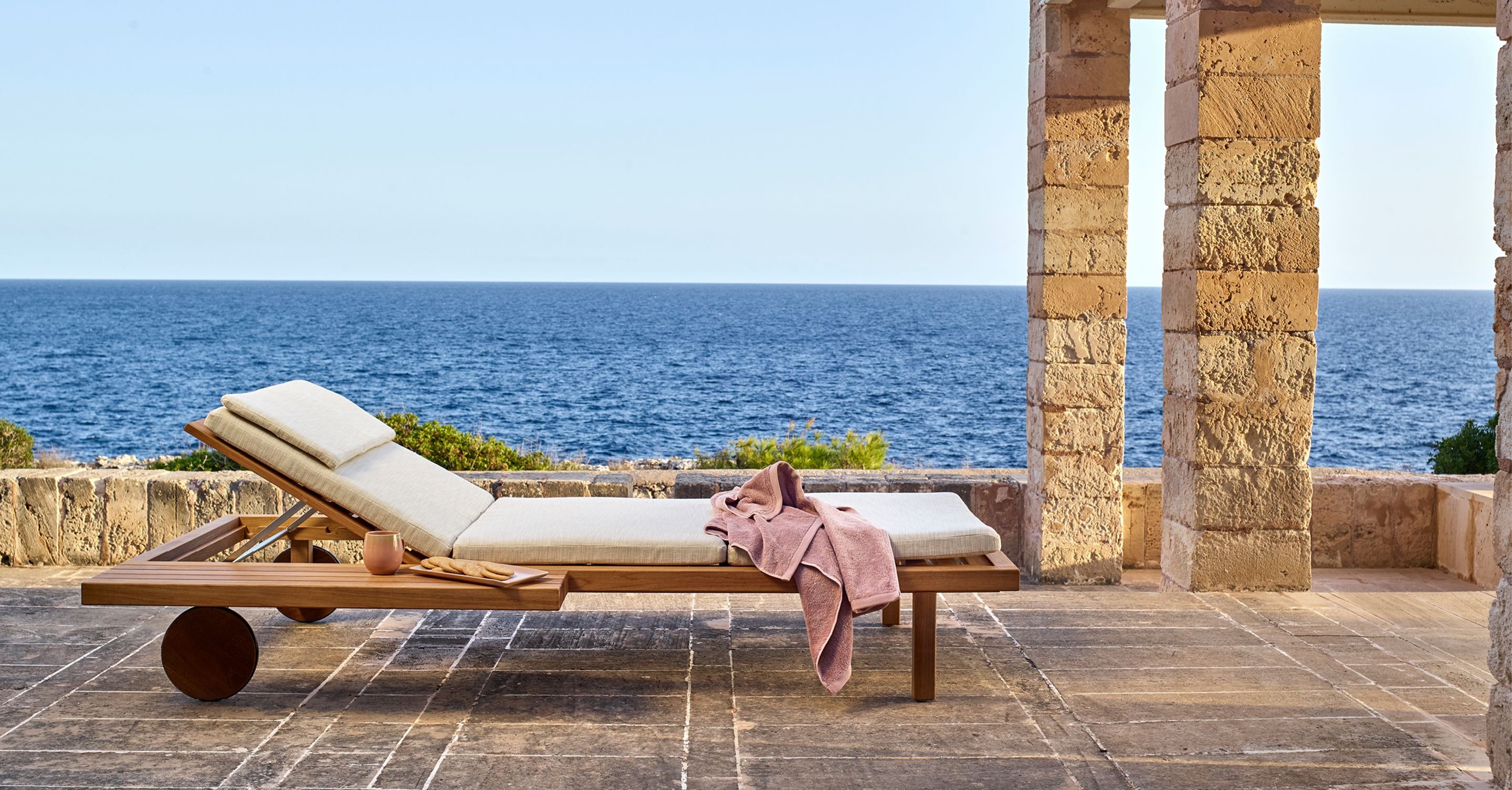 Five outdoor finds that bring the beach home