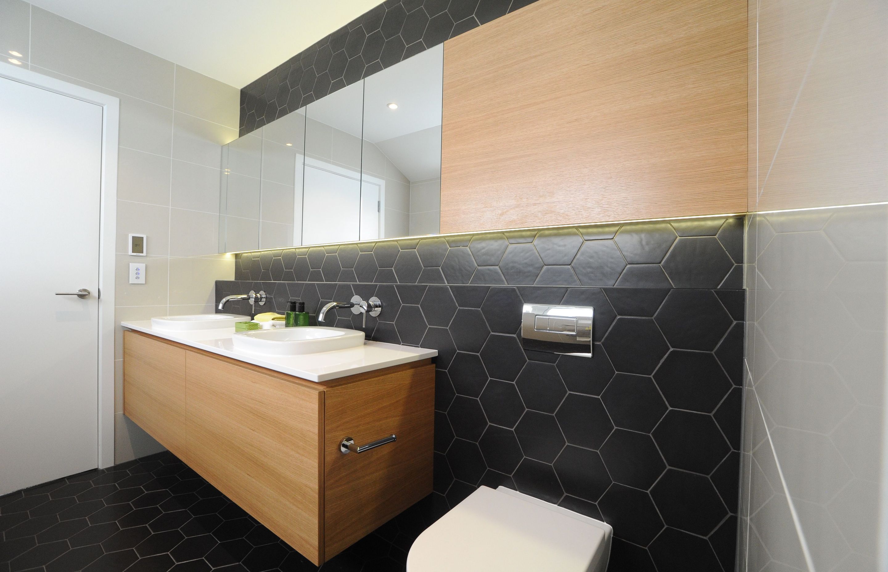 Stanley Point Stunner, Calliope Rd by Tile Warehouse ArchiPro NZ