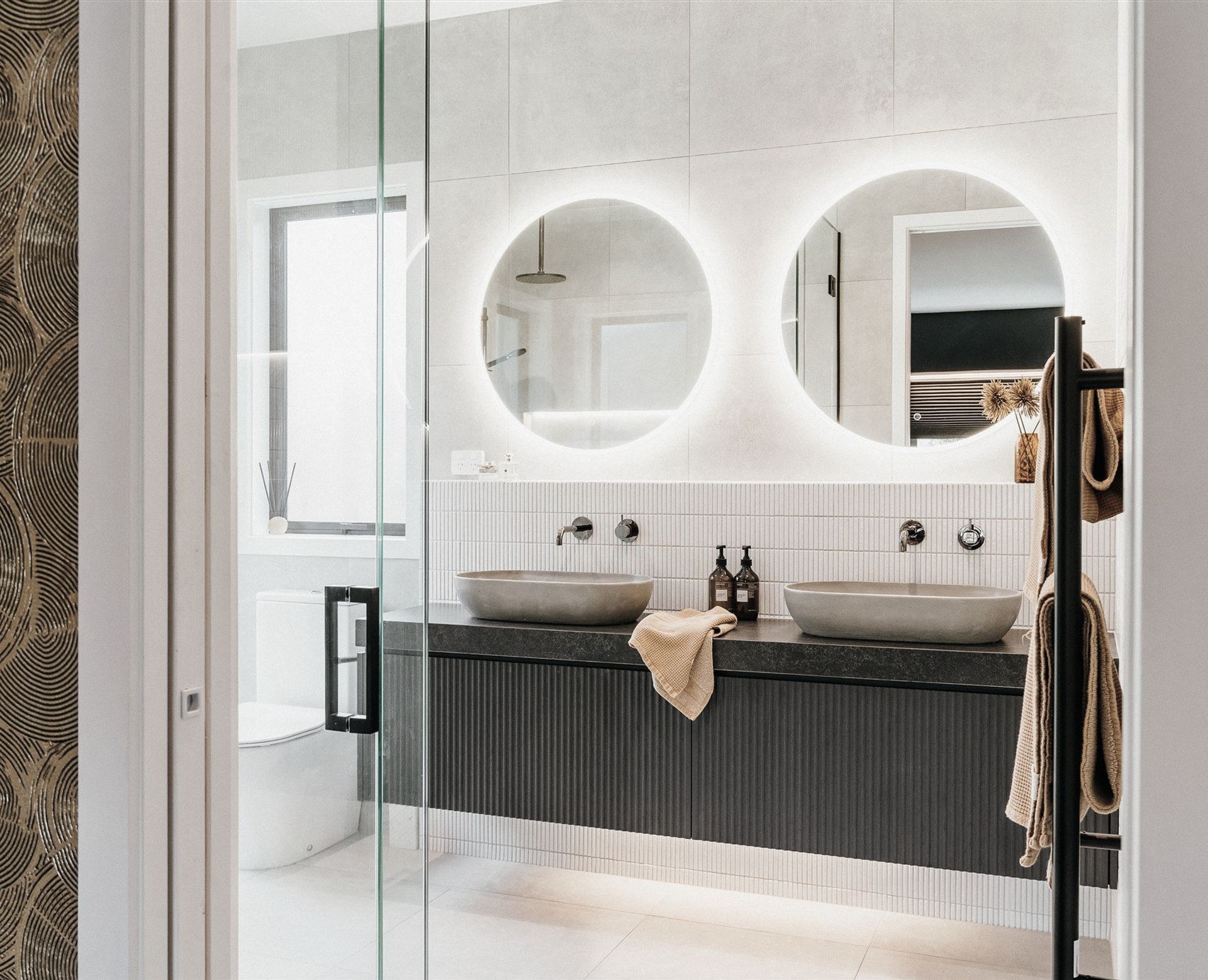 How to Pick Bathroom Vanity Lights Our 10 Best Tips ArchiPro NZ