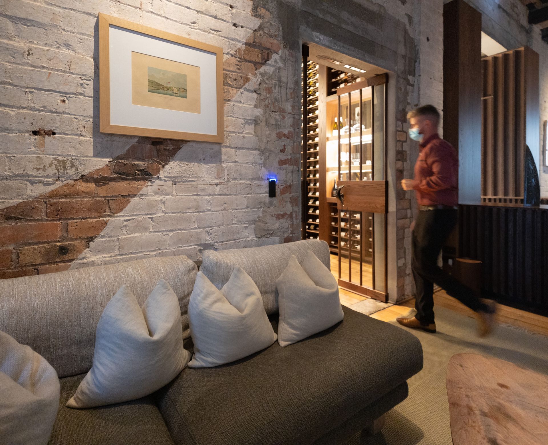 Access control system discount for hotel rooms