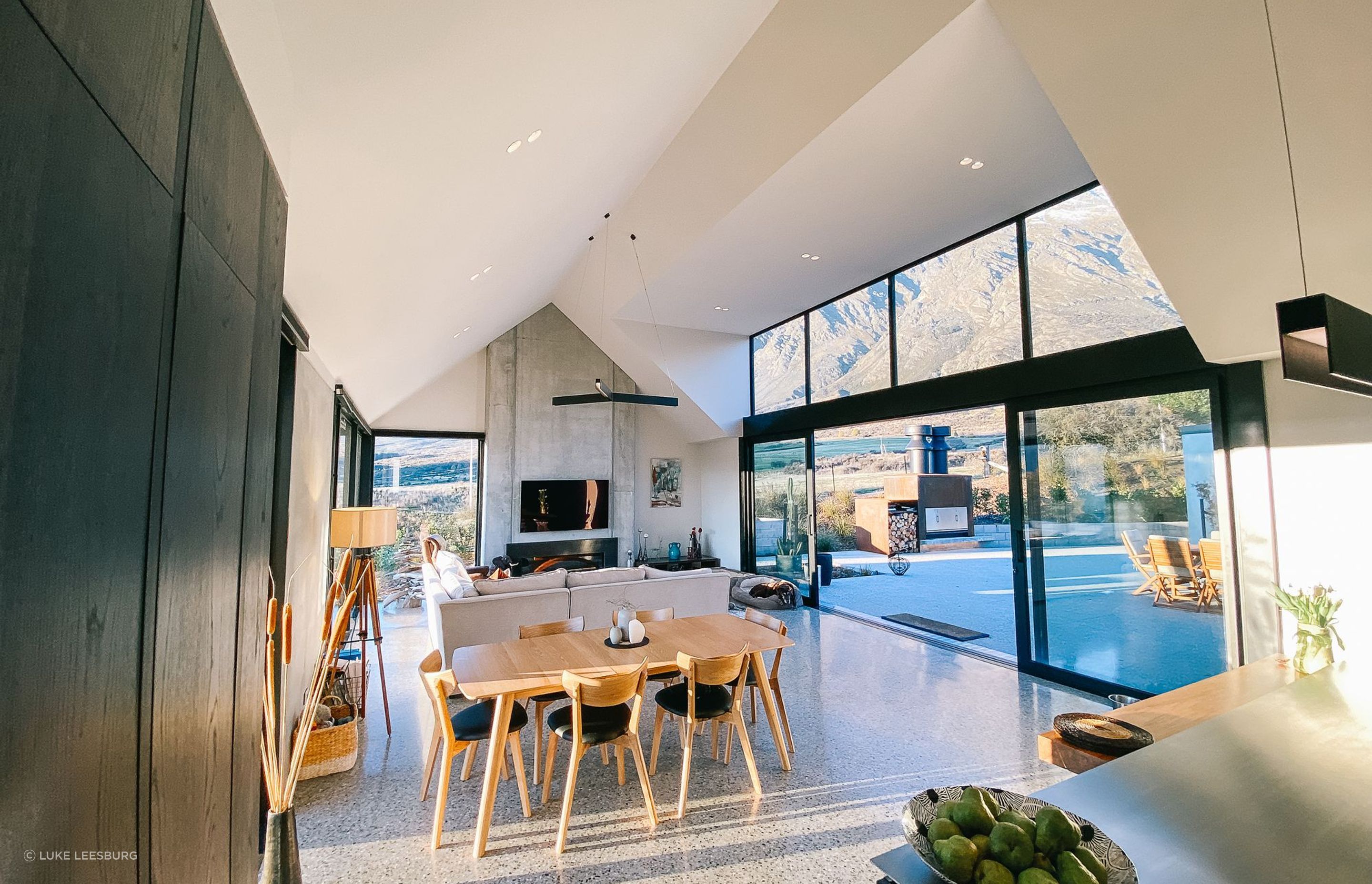 An industrial chic Queenstown residence built around a view of The ... - Industrial Chic Mansions Middletown