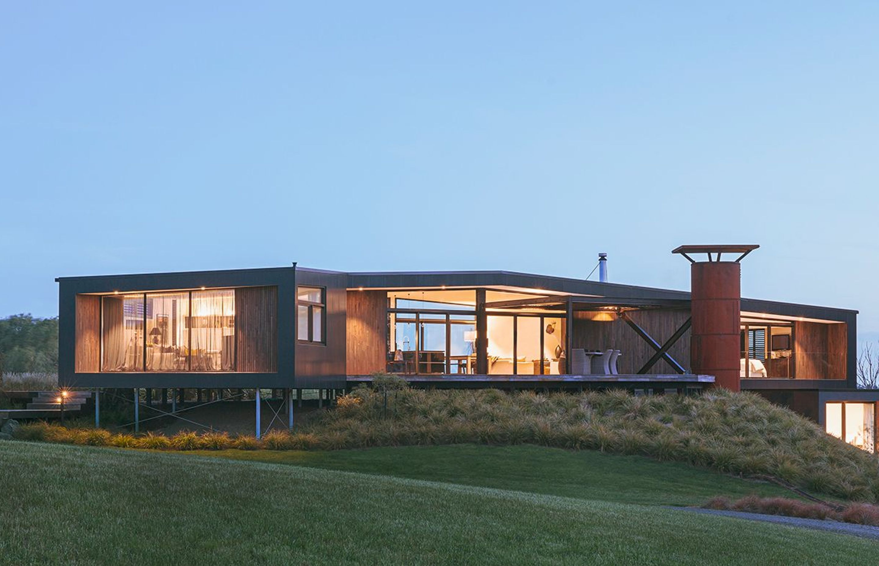 Amberley House: Floating Above the Landscape by AW Architects | ArchiPro NZ