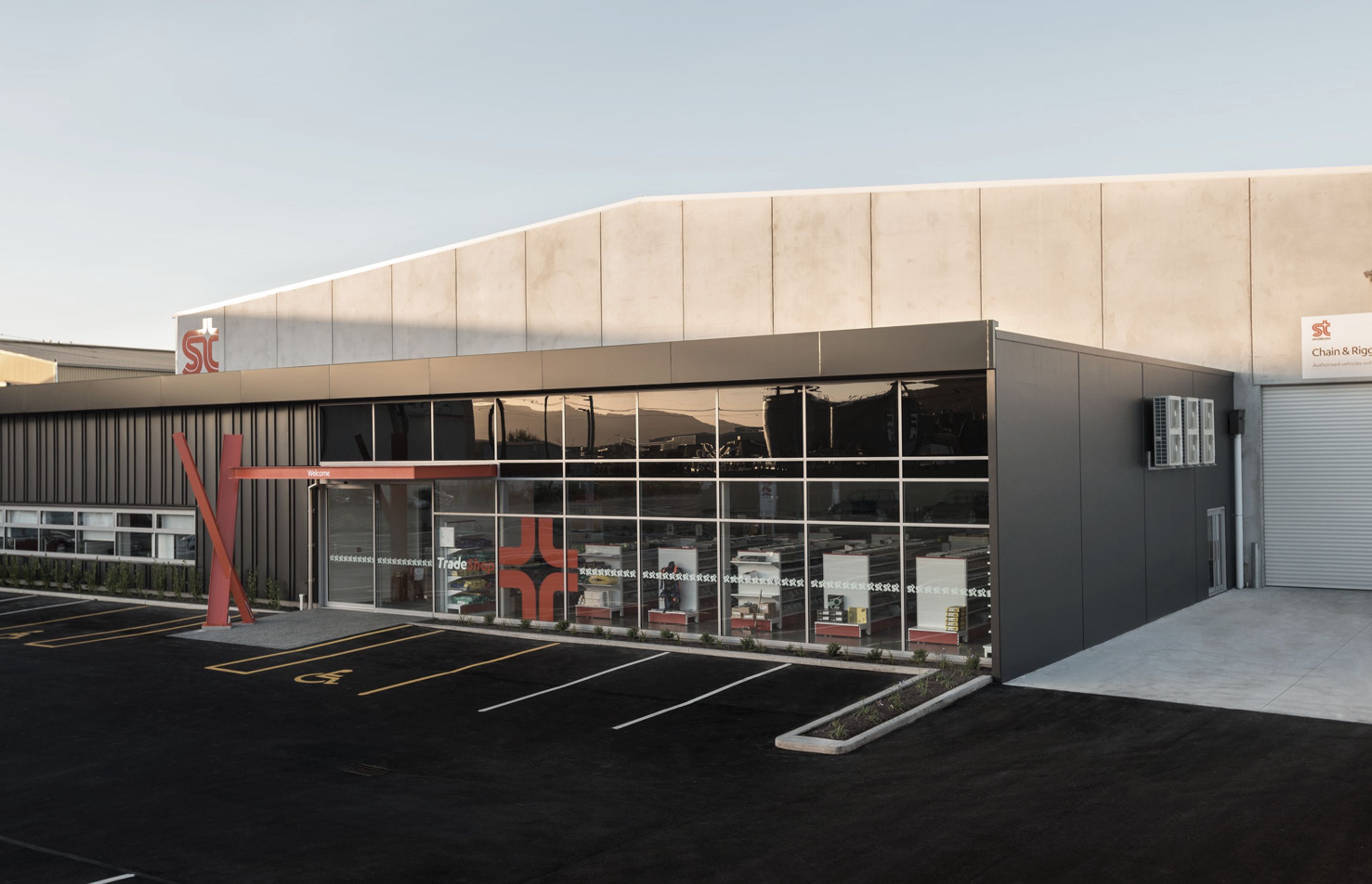 Chambers Properties Steel & Tube, Dunedin by Alan Dove Photography