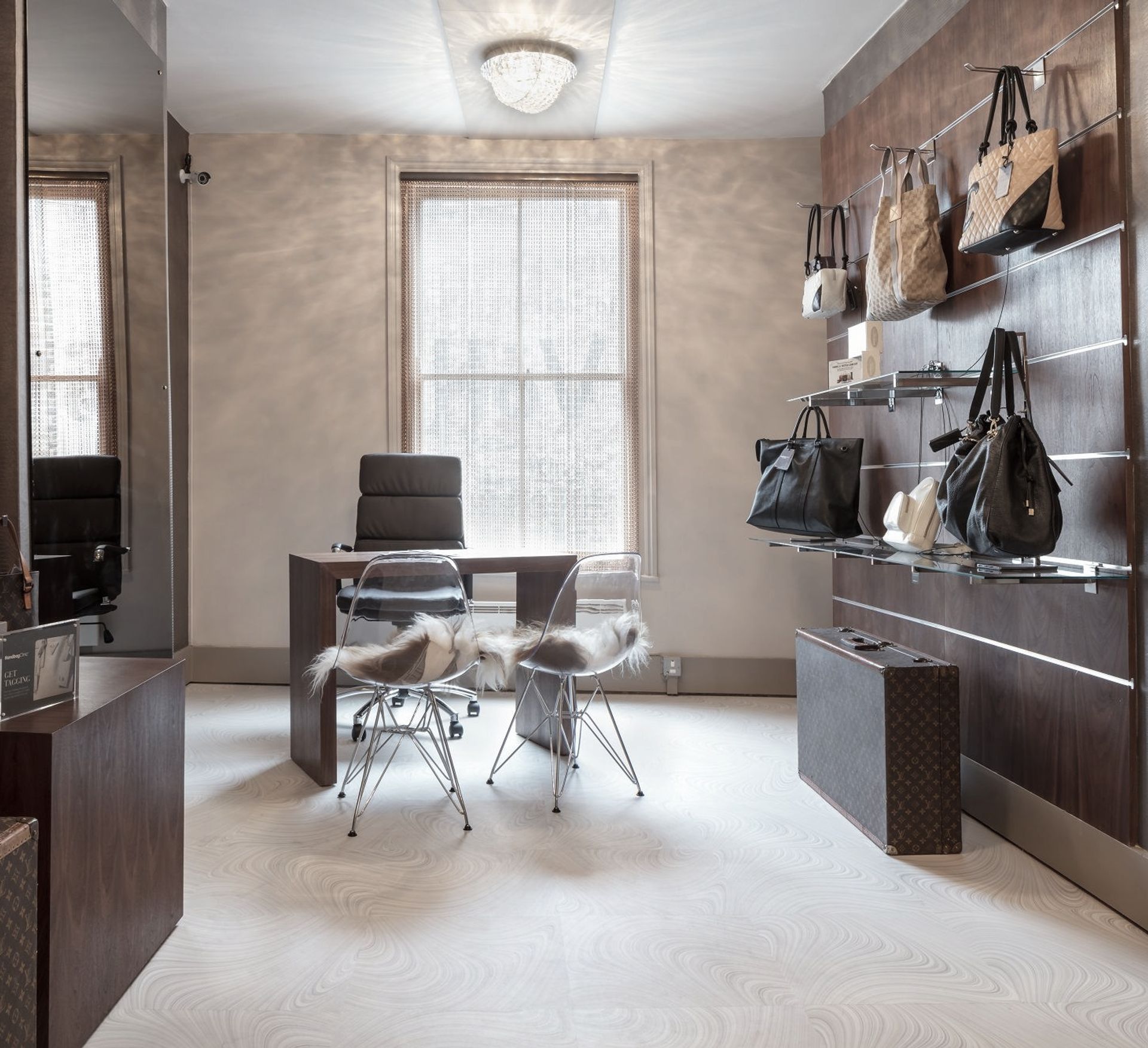 The handbag best sale clinic